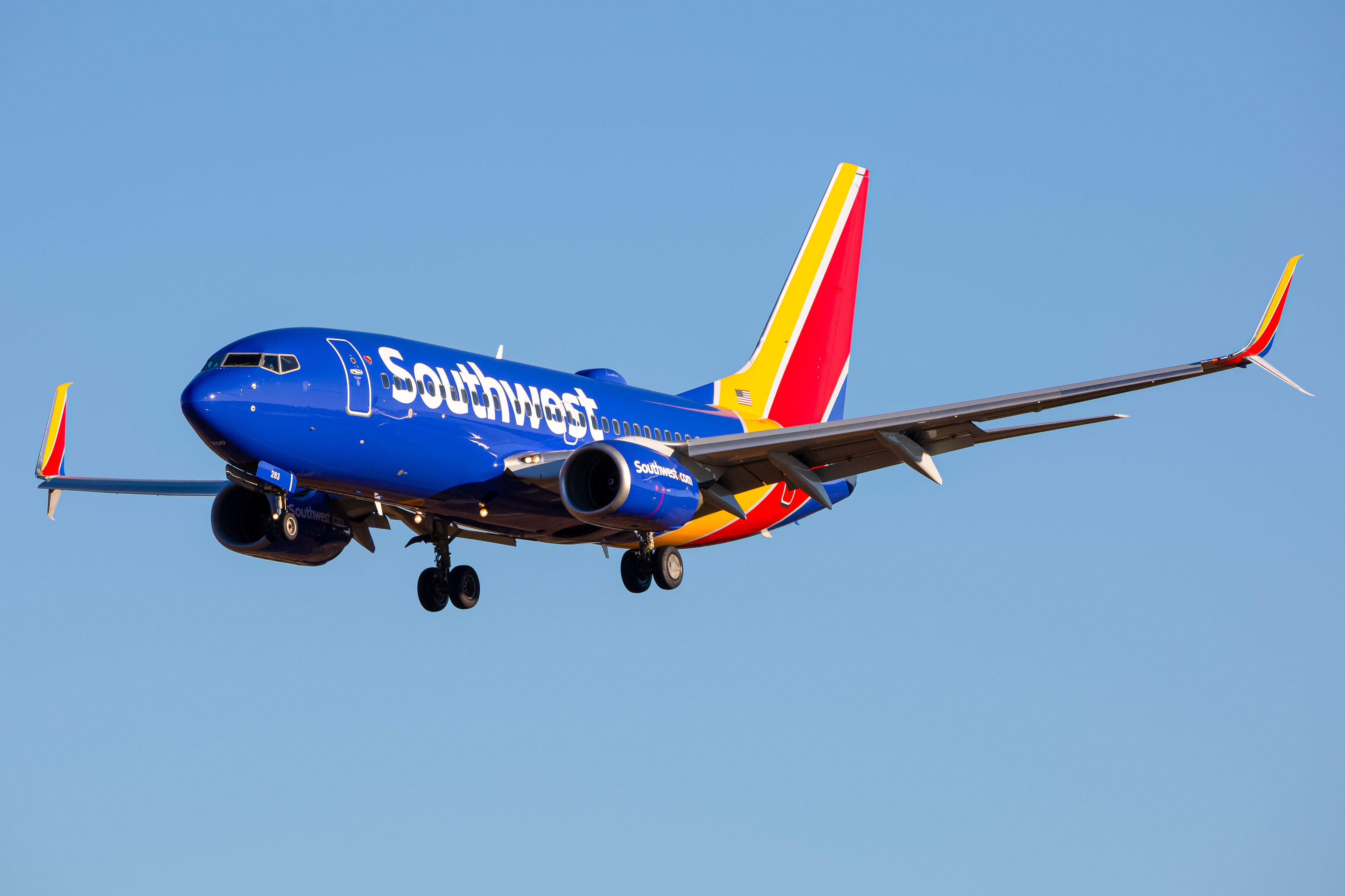 Full size: Southwest Airlines Boeing 737-700 N283WN at Baltimore/Washington International Thurgood Marshall Airport