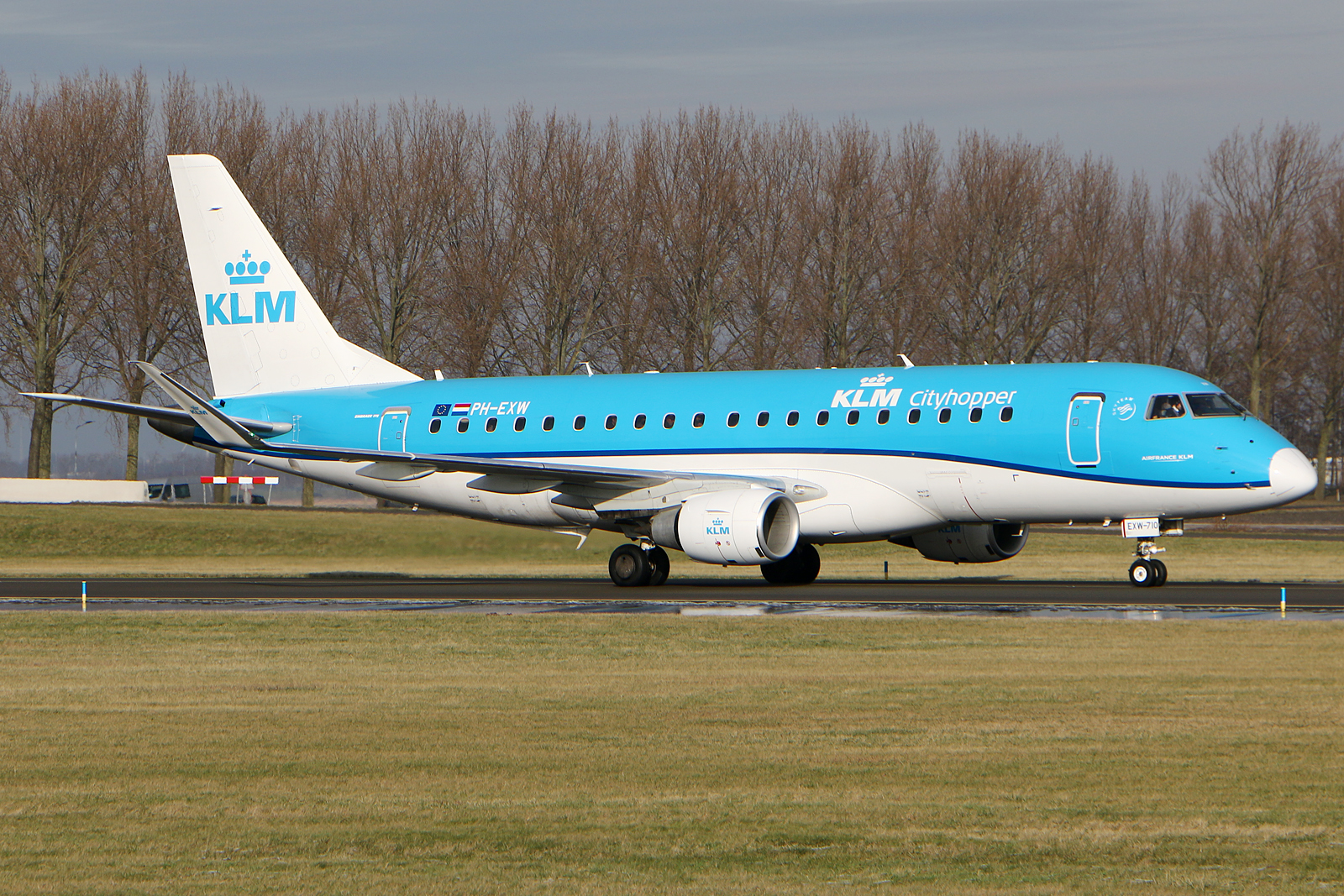 Full size: KLM Cityhopper Embraer E170 PH-EXW at Amsterdam Schiphol Airport