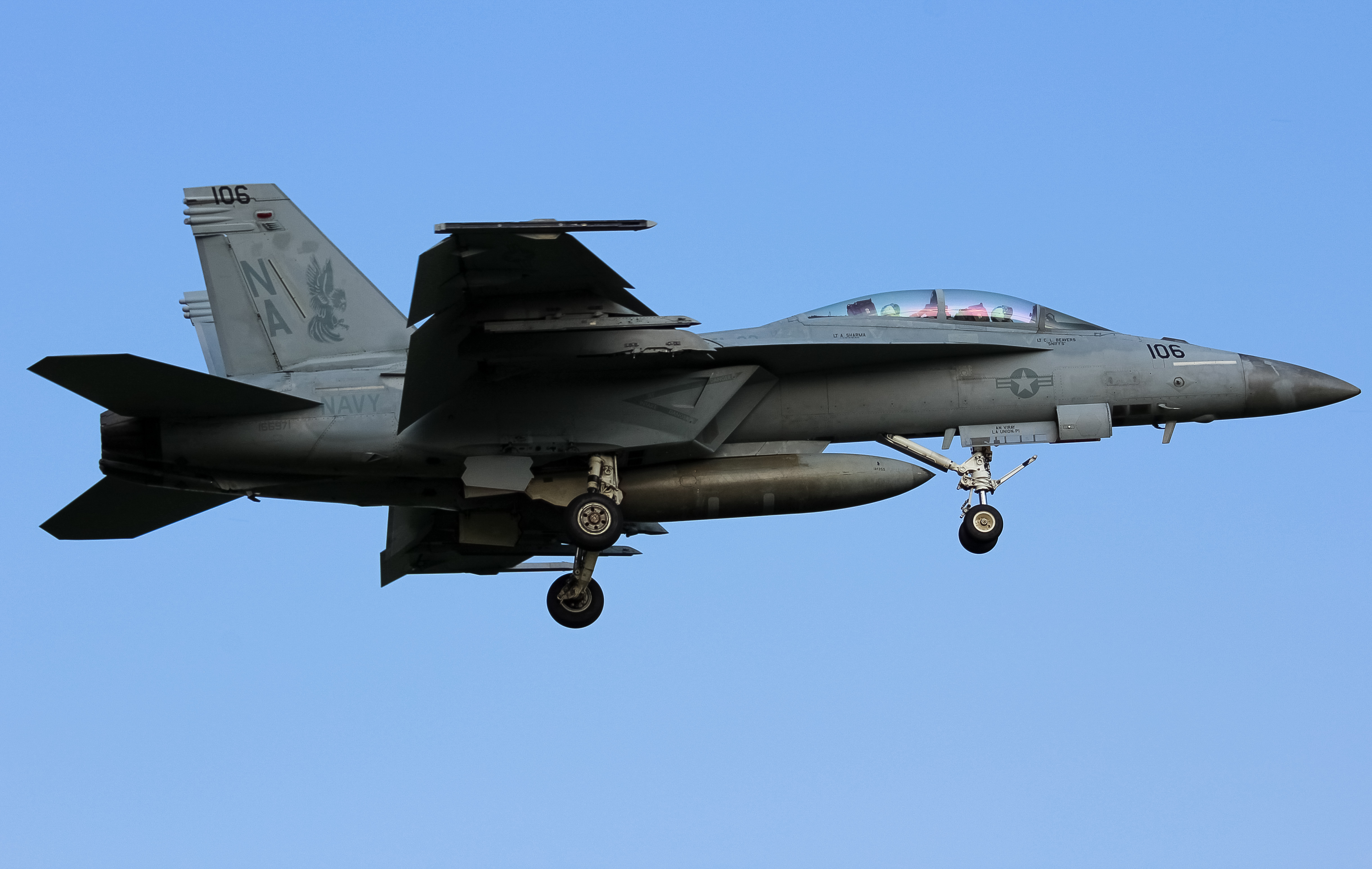 Full size: USN - United States Navy Boeing F/A-18E/F Super Hornet 166971 at Cincinnati Municipal Airport/Lunken Field