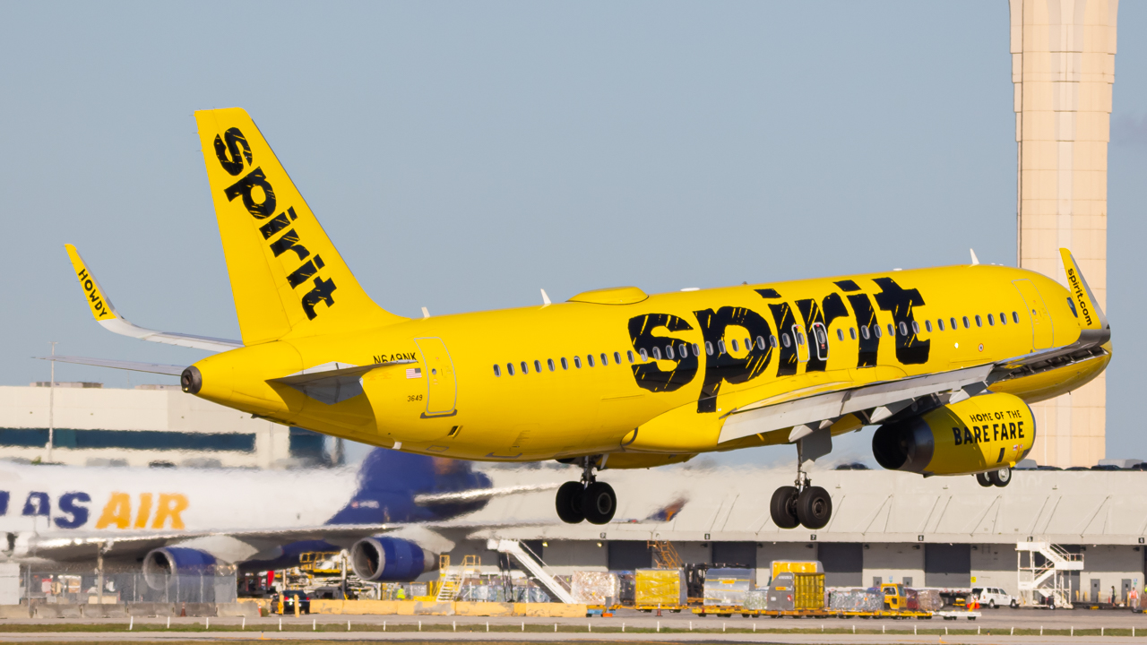 Full size: Spirit Airlines Airbus A320 N649NK at Miami International Airport
