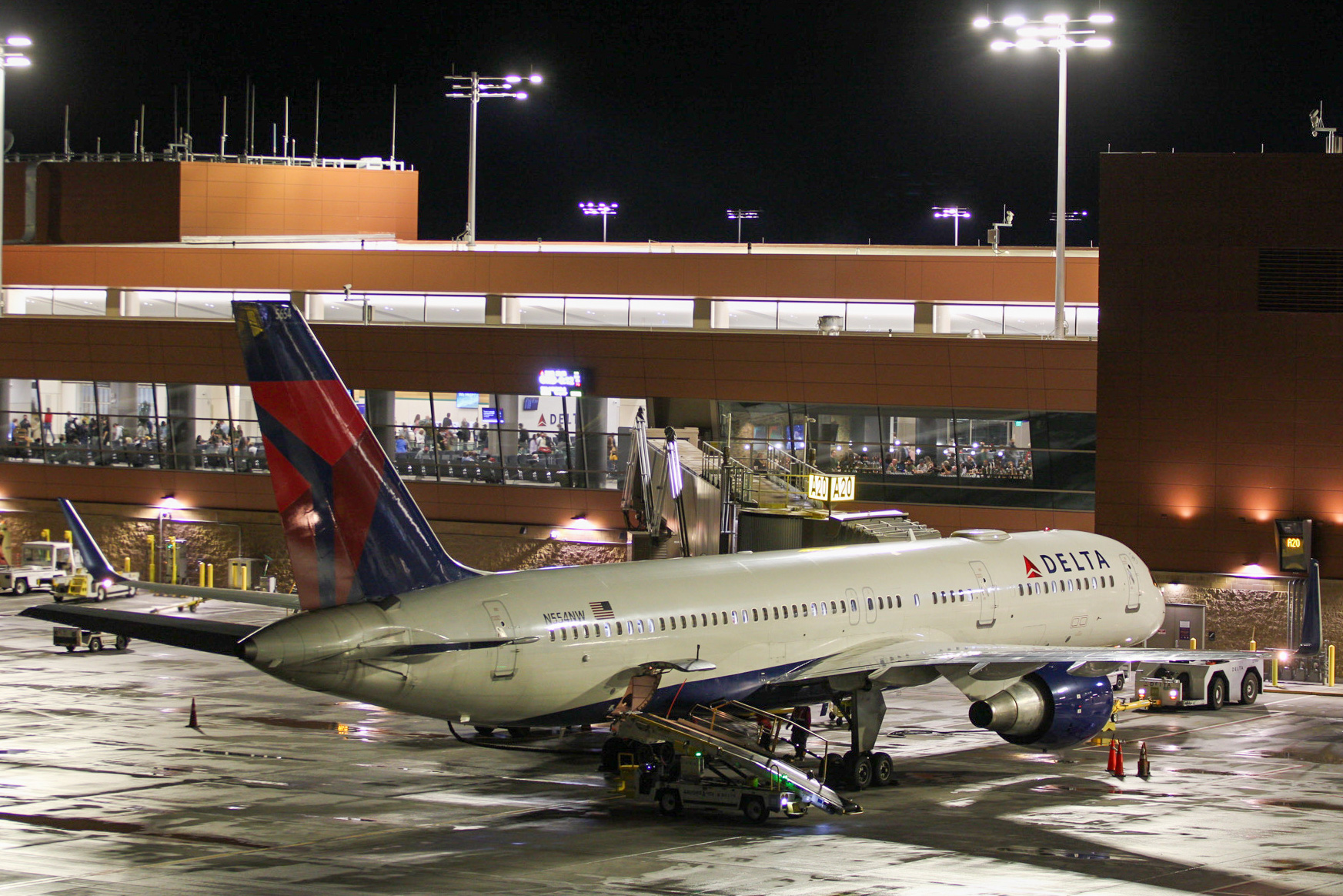 Full size: Delta Airlines Boeing 757-200 N554NW at Salt Lake City International Airport