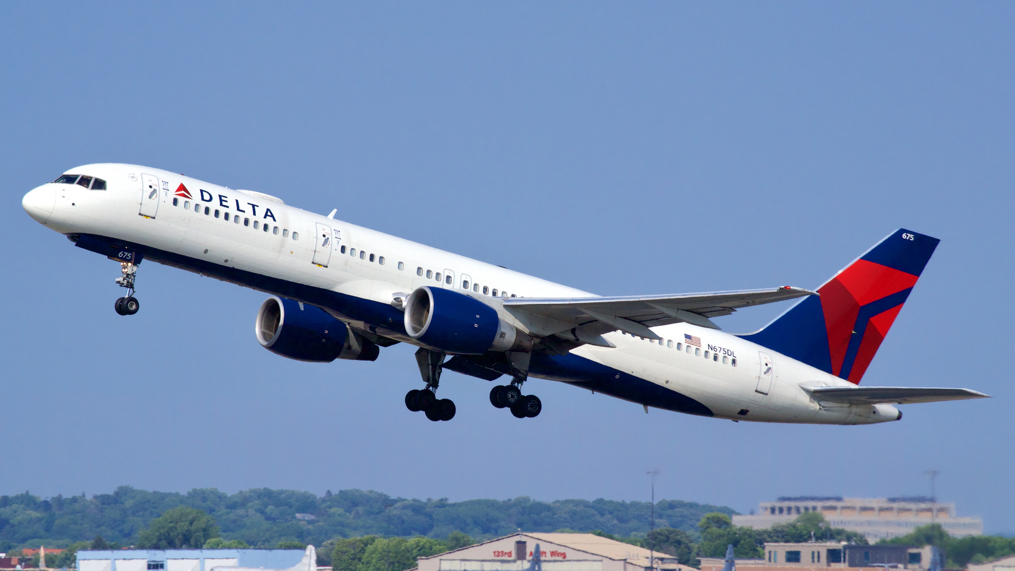 Full size: Delta Airlines Boeing 757-200 N675DL at Minneapolis-St Paul International/Wold-Chamberlain Airport
