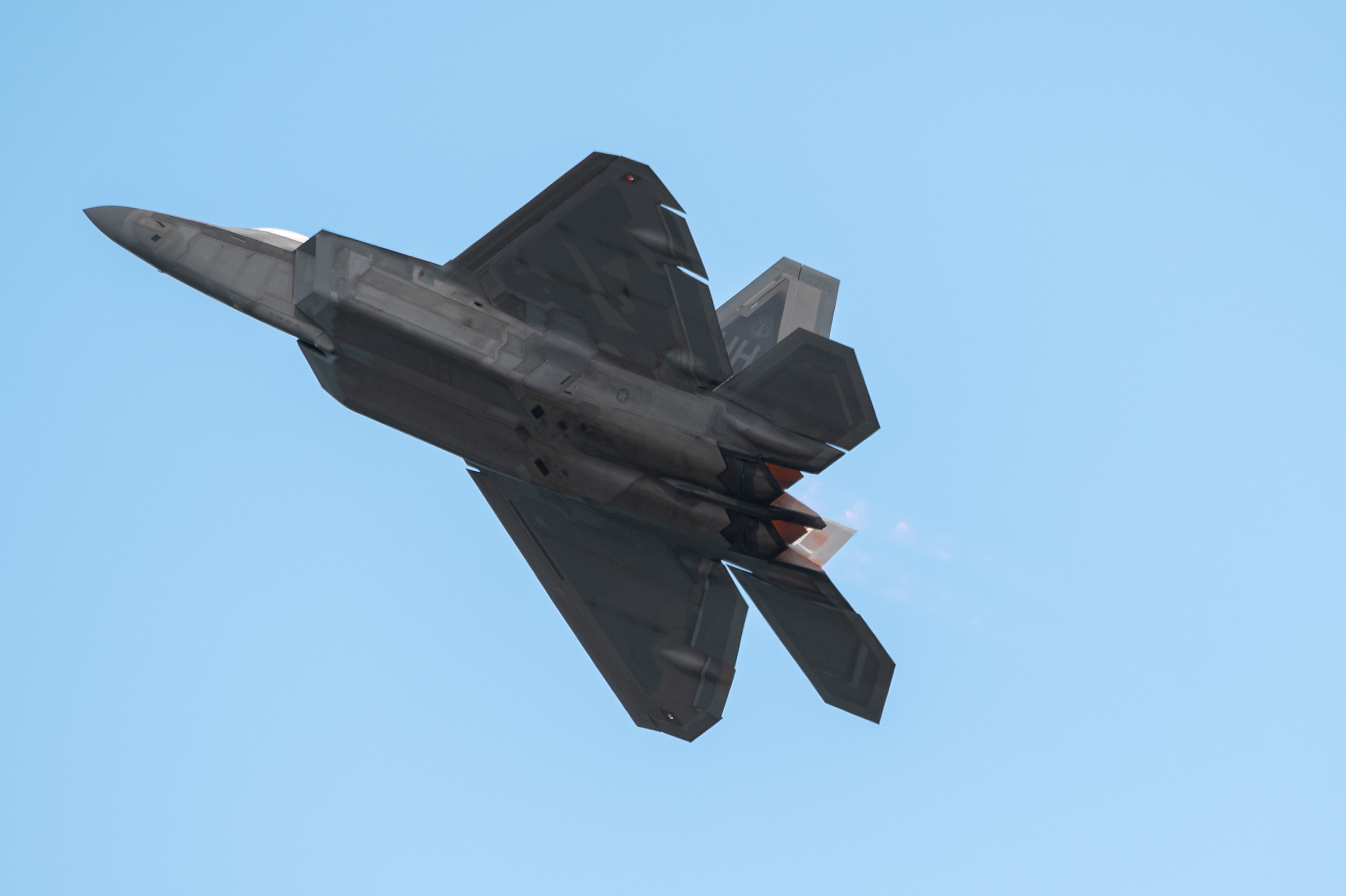 Full size: USAF - United States Air Force Lockheed Martin F-22A Raptor 081 at Daniel K Inouye International Airport
