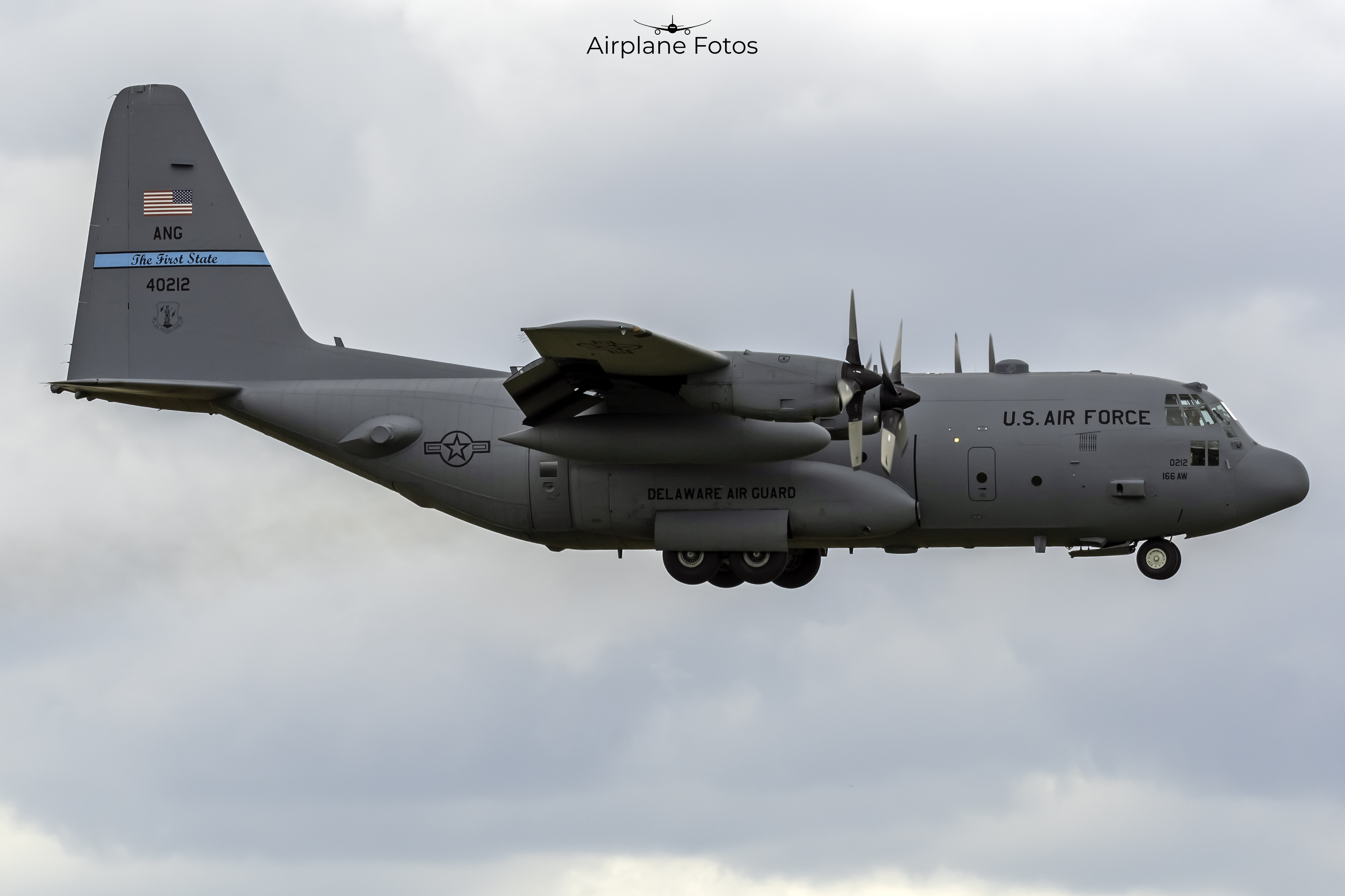 Full size: USAF - United States Air Force Lockheed C130H Hercules 84-0212 at Lancaster Airport