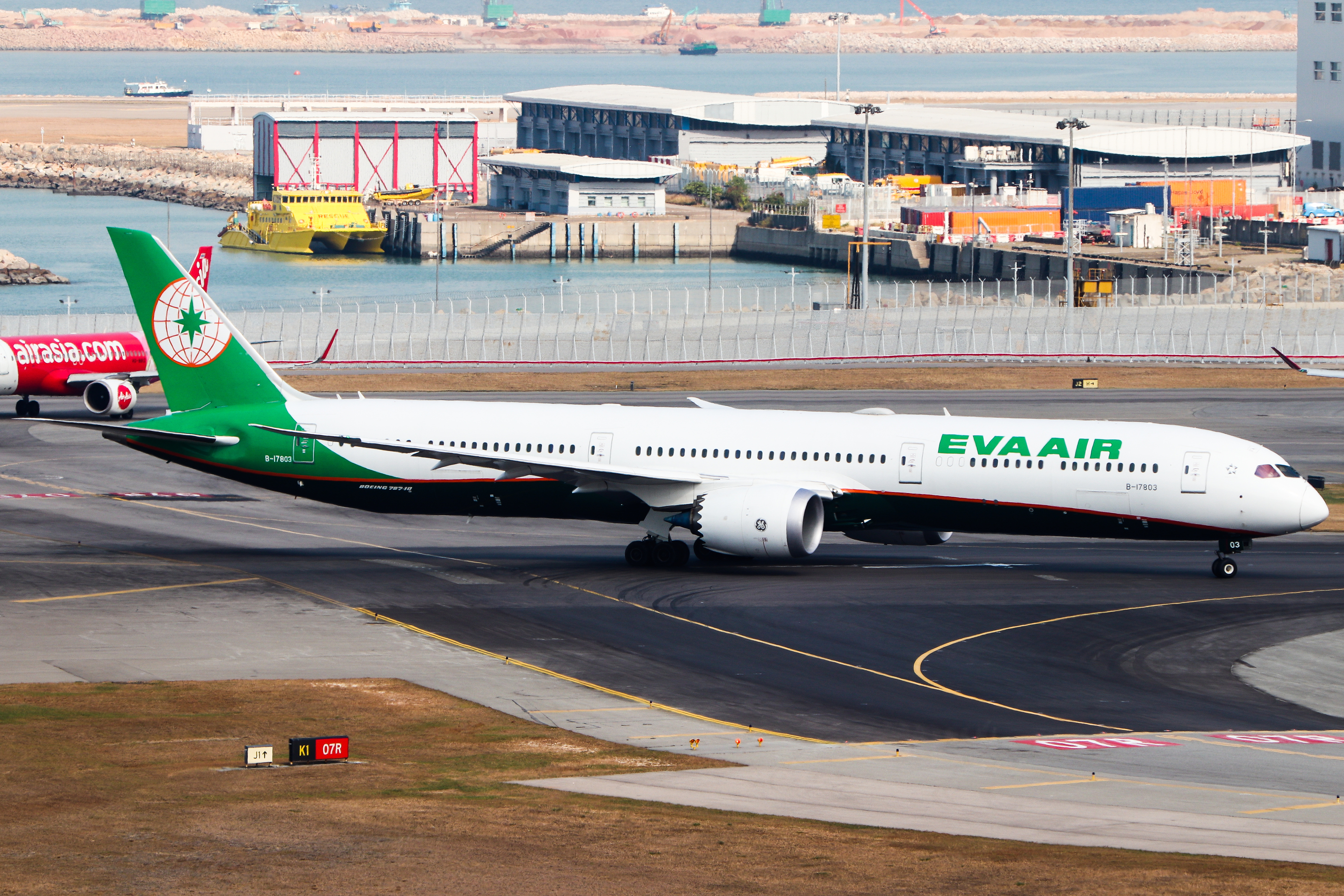 Full size: EVA Air Boeing 787-10 B-17803 at Hong Kong International Airport