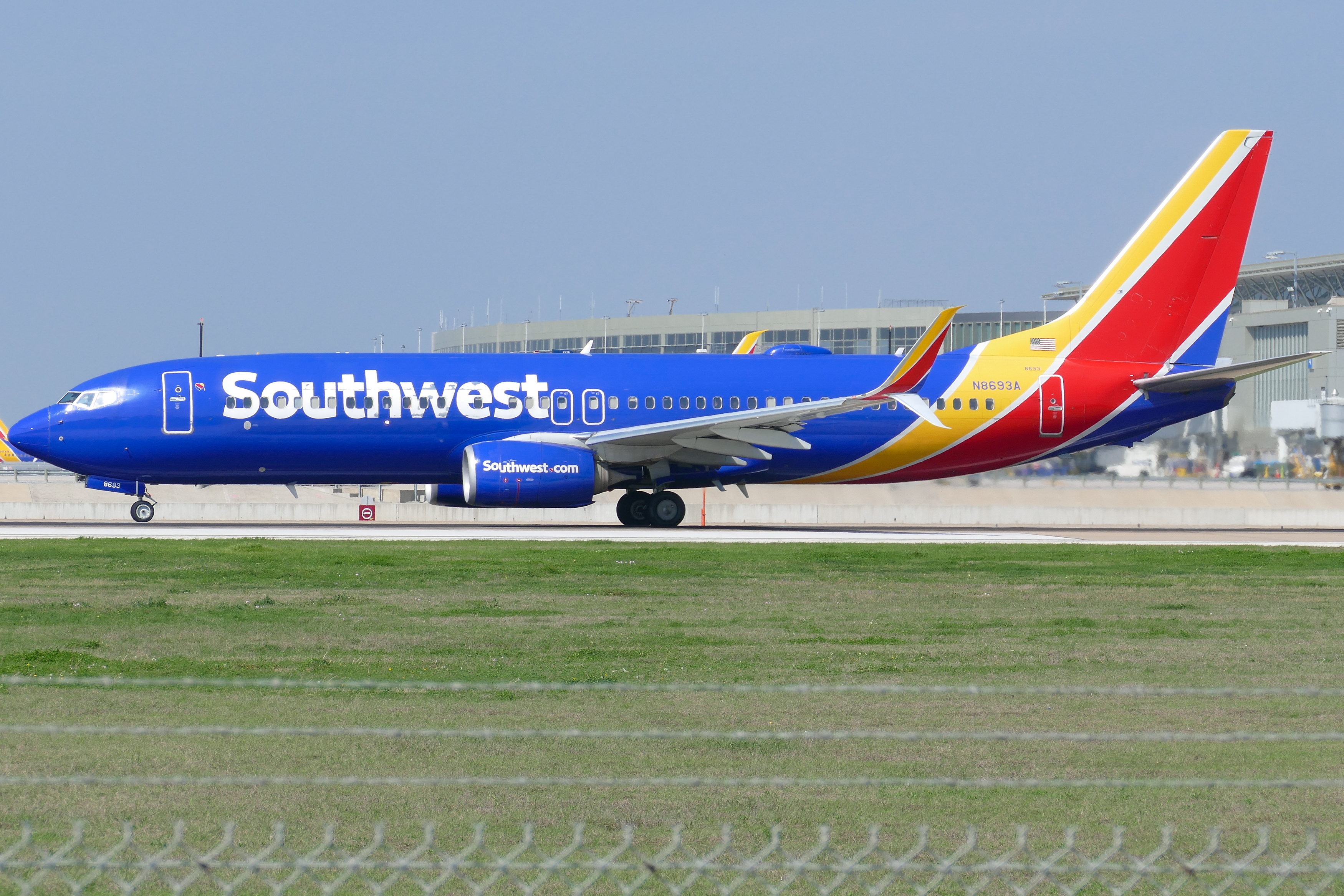 Full size: Southwest Airlines Boeing 737-800 N8693A at Austin-Bergstrom International Airport