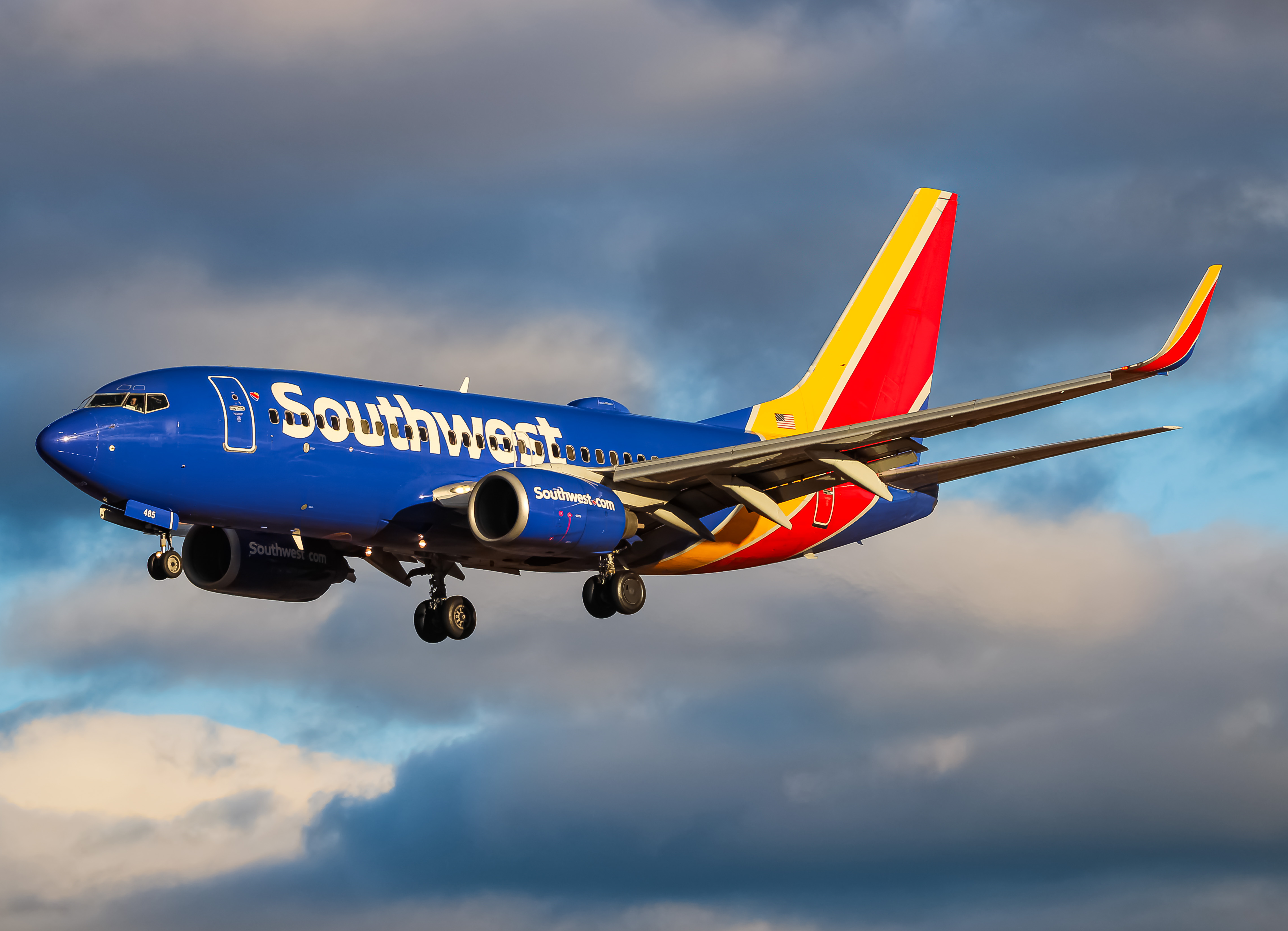 Full size: Southwest Airlines Boeing 737-700 N485WN at Baltimore/Washington International Thurgood Marshall Airport