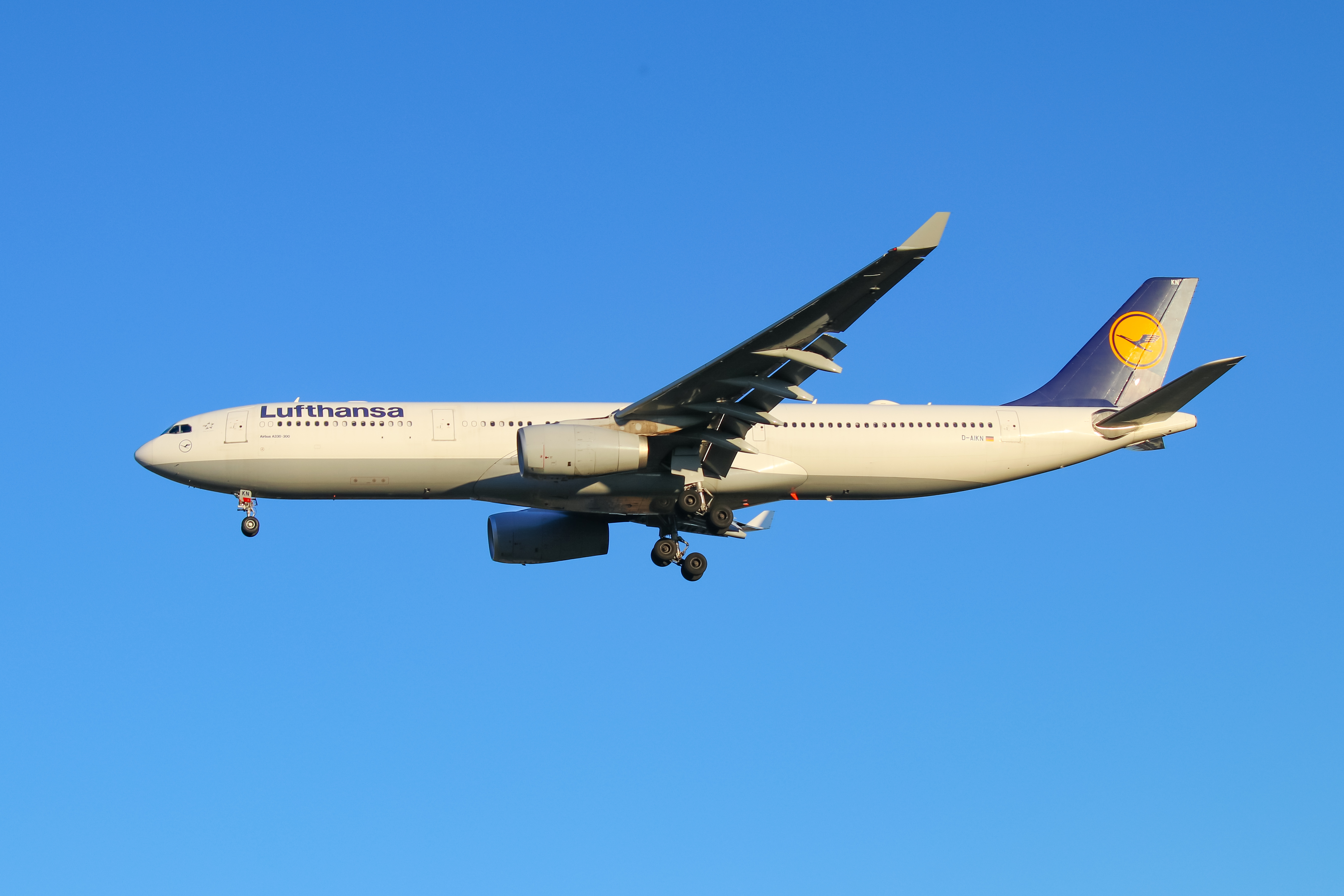 Full size: Lufthansa Airbus A330-300 D-AIKN at Washington Dulles International Airport