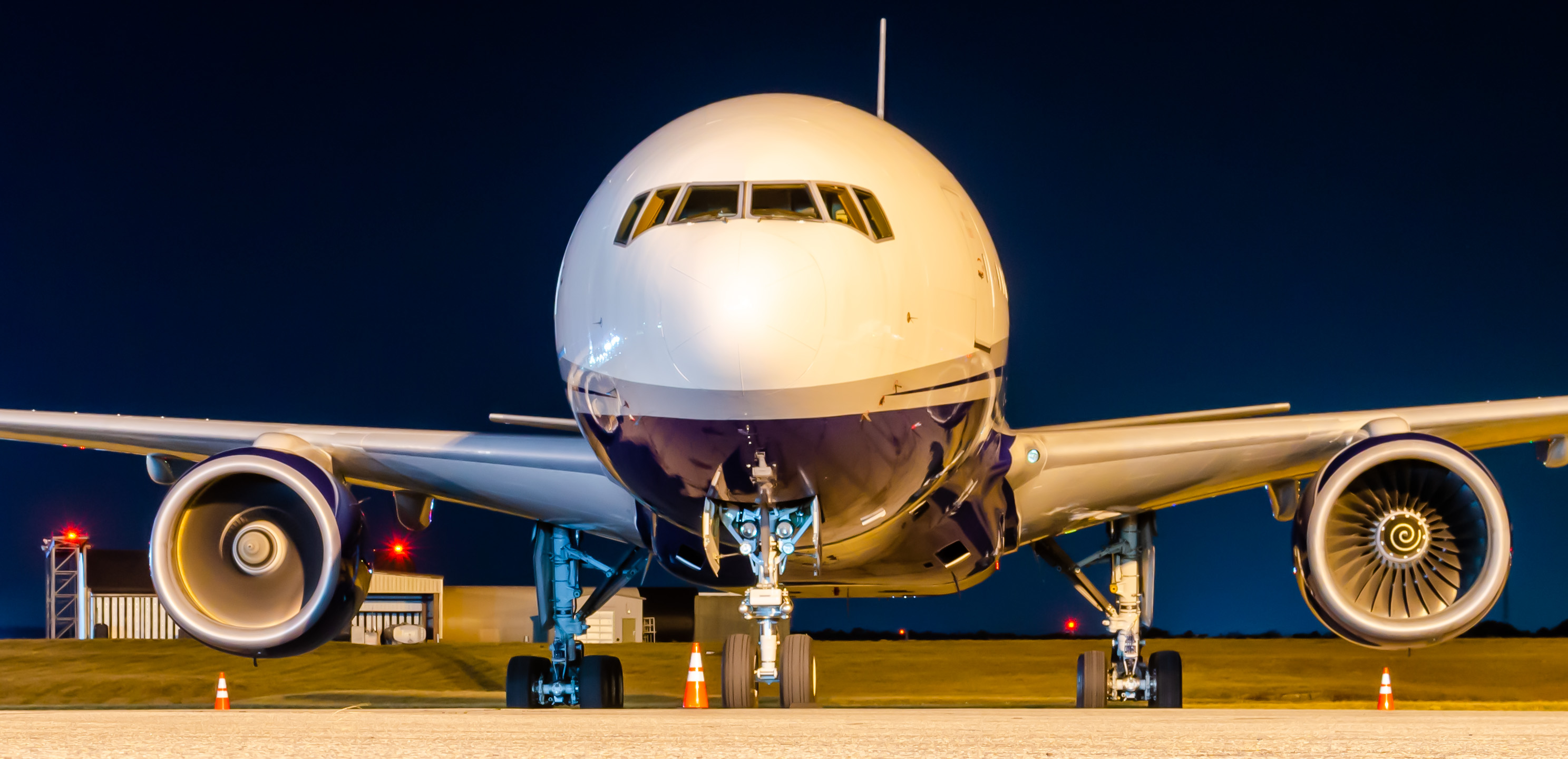 Full size: PRIVATE Boeing 777-200ER N777UK at Atlantic City International Airport