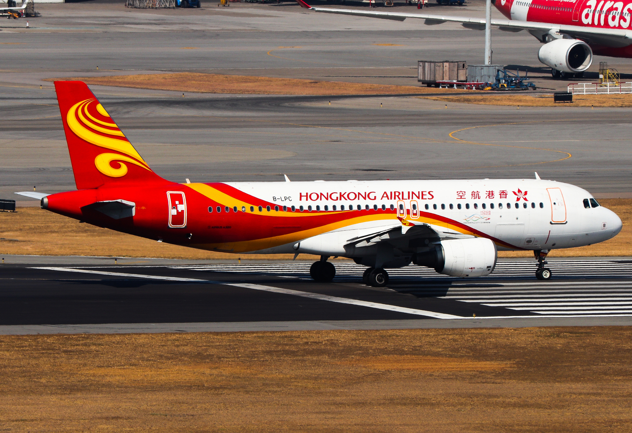 Full size: Hong Kong Airlines Airbus A320 B-LPC at Hong Kong International Airport