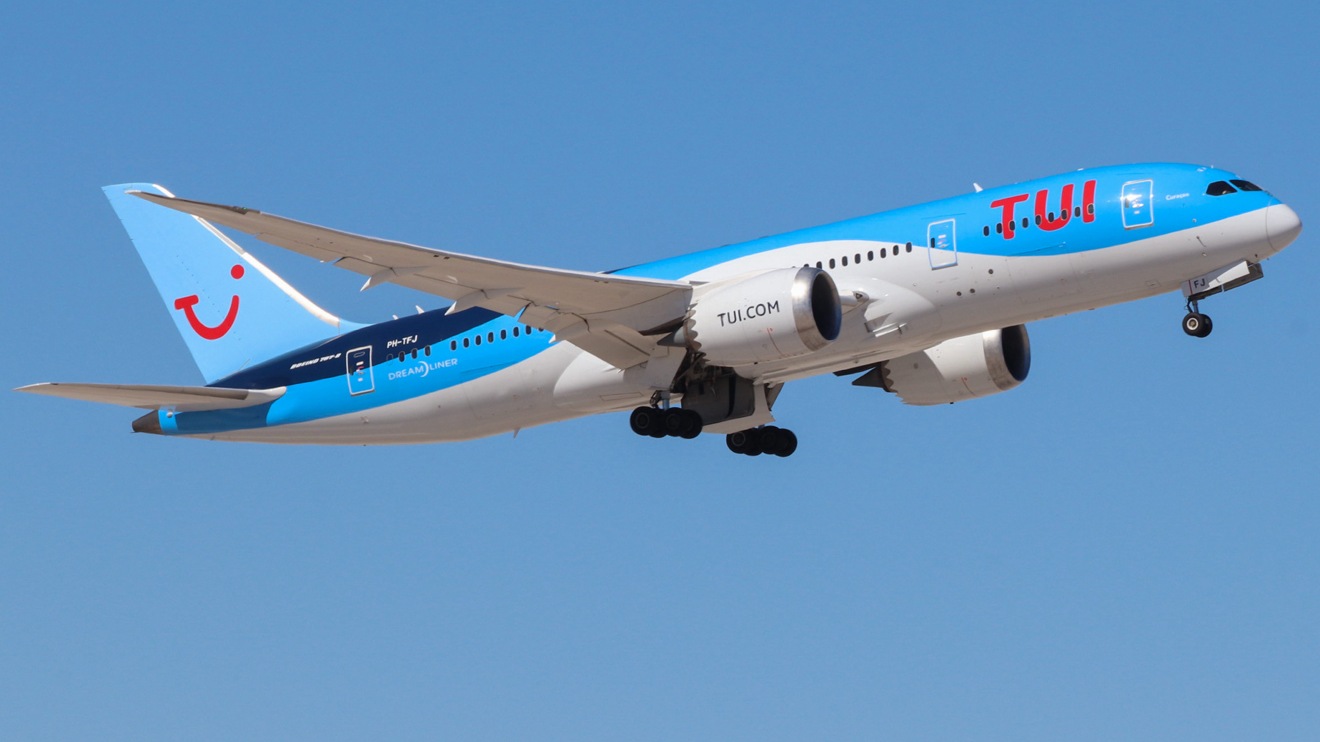 Full size: TUI Fly Boeing 787-8 PH-TFJ at Harry Reid International Airport