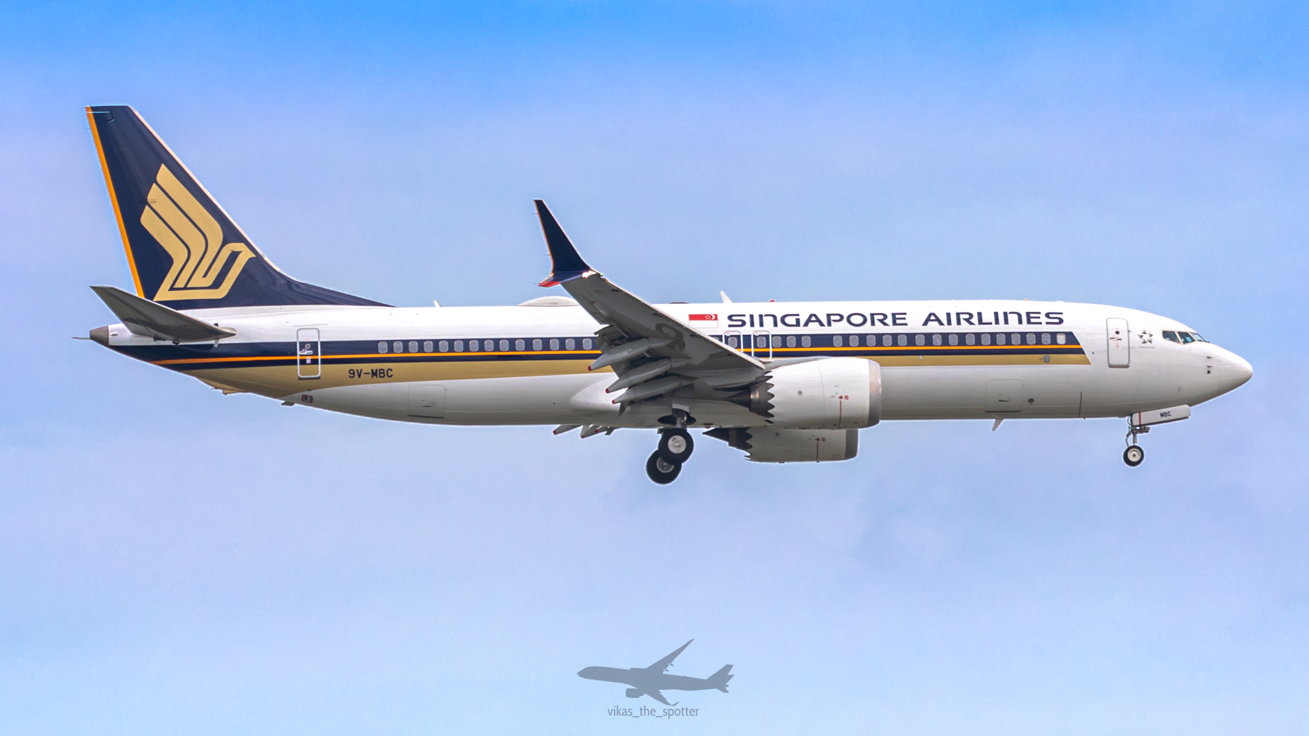 Full size: Singapore Airlines Boeing 737 MAX 8 9V-MBC at Singapore-Changi Airport