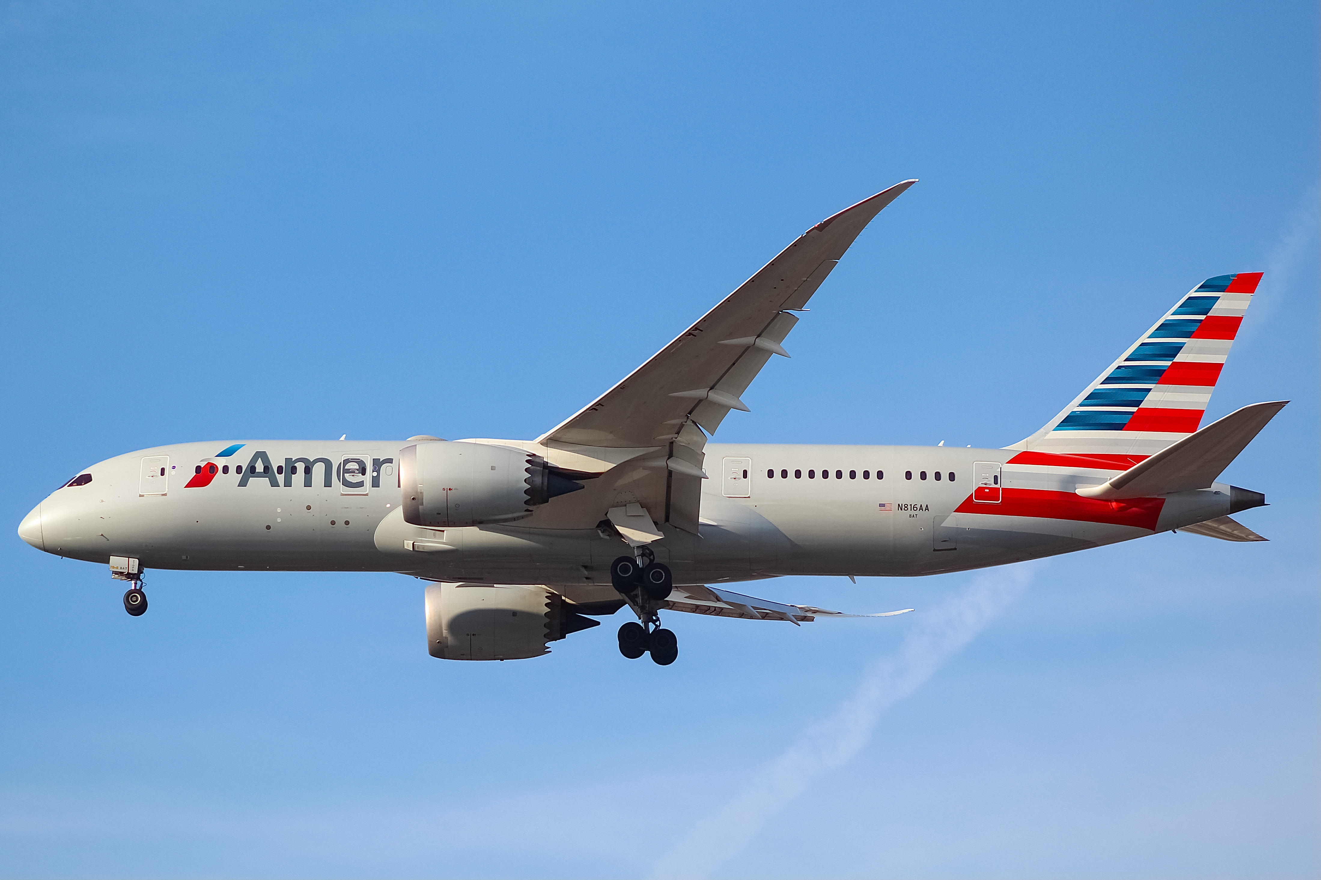Full size: American Airlines Boeing 787-8 N816AA at Chicago O'Hare International Airport