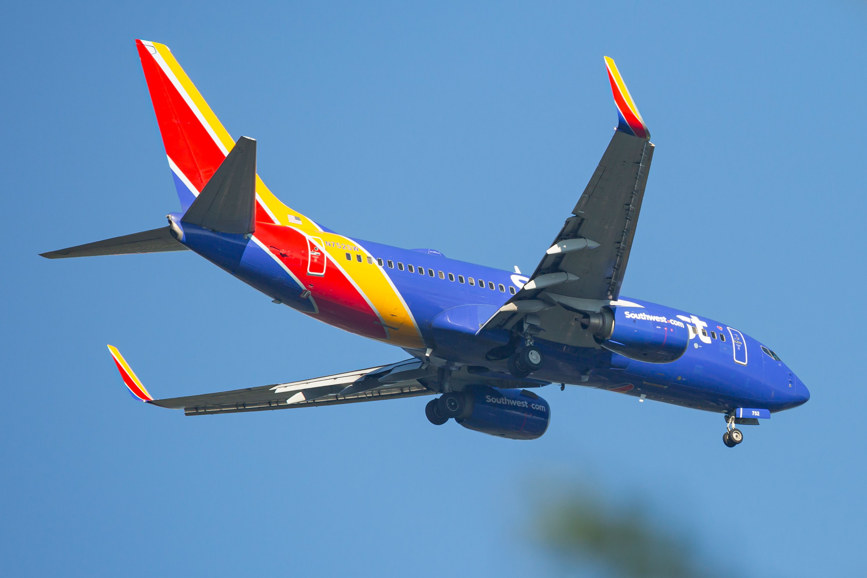 Full size: Southwest Airlines Boeing 737-700 N752SW at Baltimore/Washington International Thurgood Marshall Airport