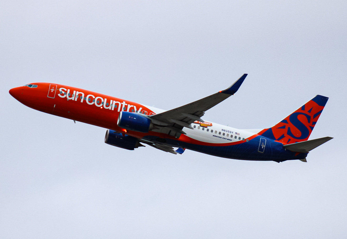 Full size: Sun Country Airlines Boeing 737-800 N835SY at Minneapolis-St Paul International/Wold-Chamberlain Airport