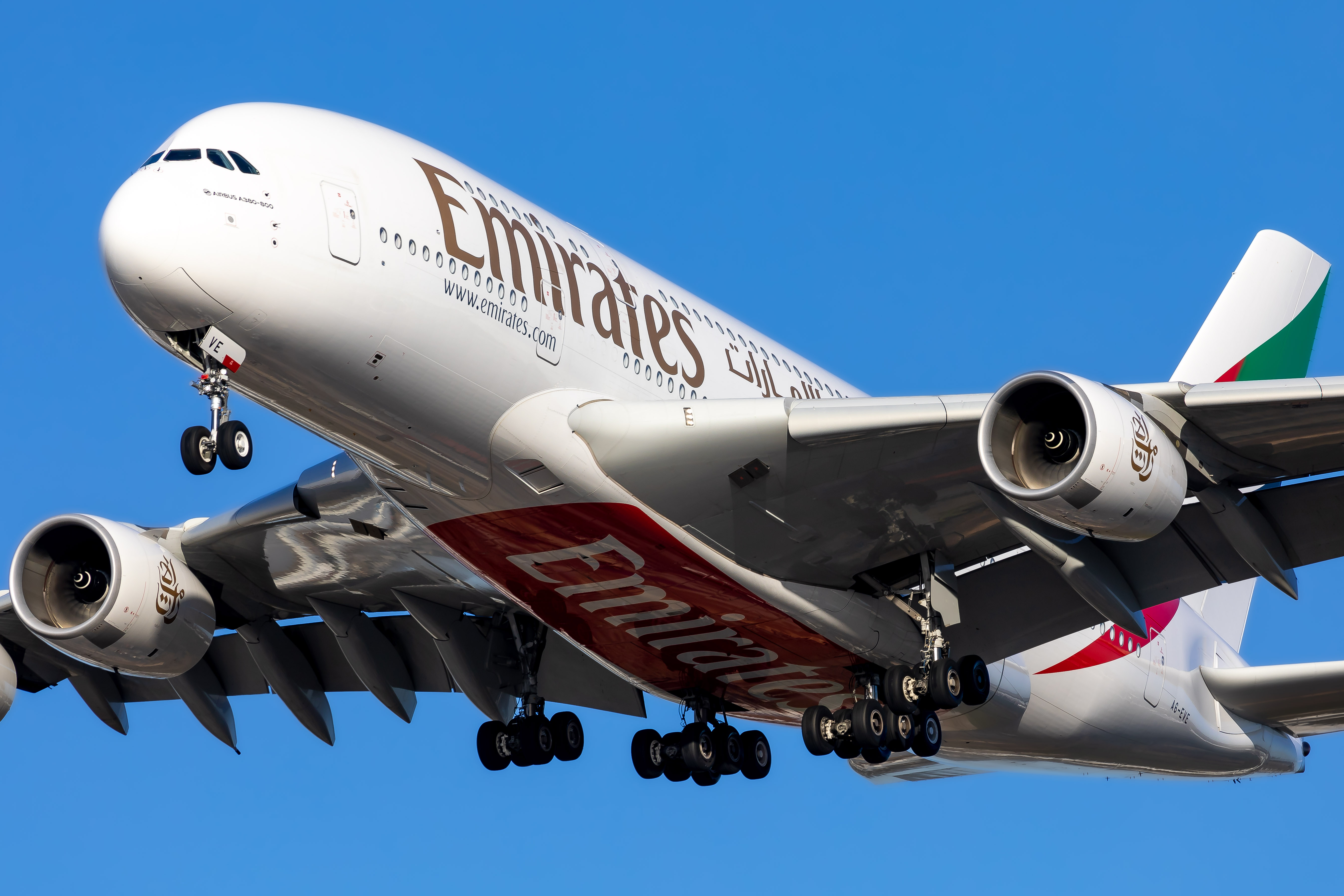 Full size: Emirates Airbus A380-800 A6-EVE at Houston-George Bush Intercontinental Airport
