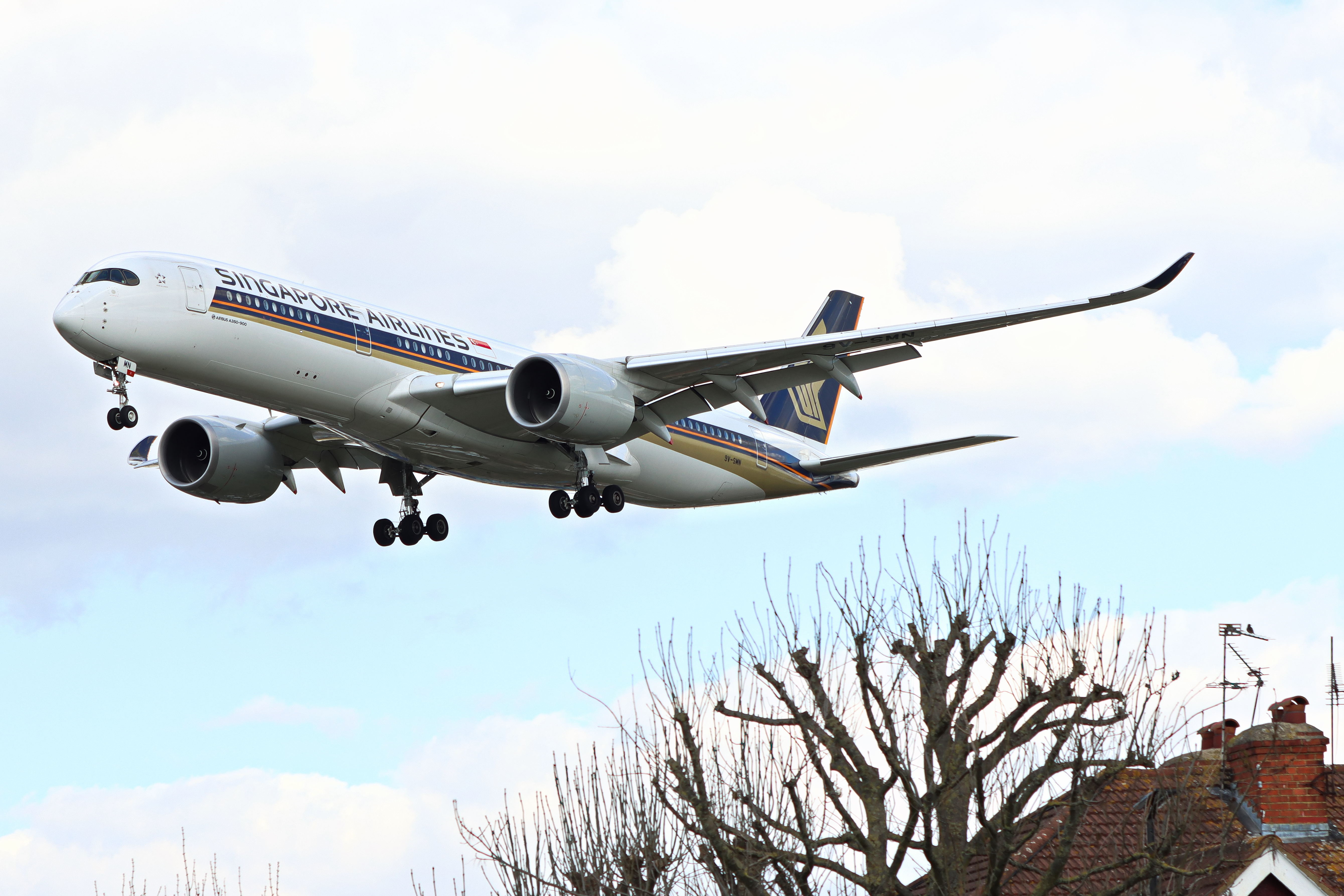 Full size: Singapore Airlines Airbus A350-900 9V-SMN at London Heathrow International Airport