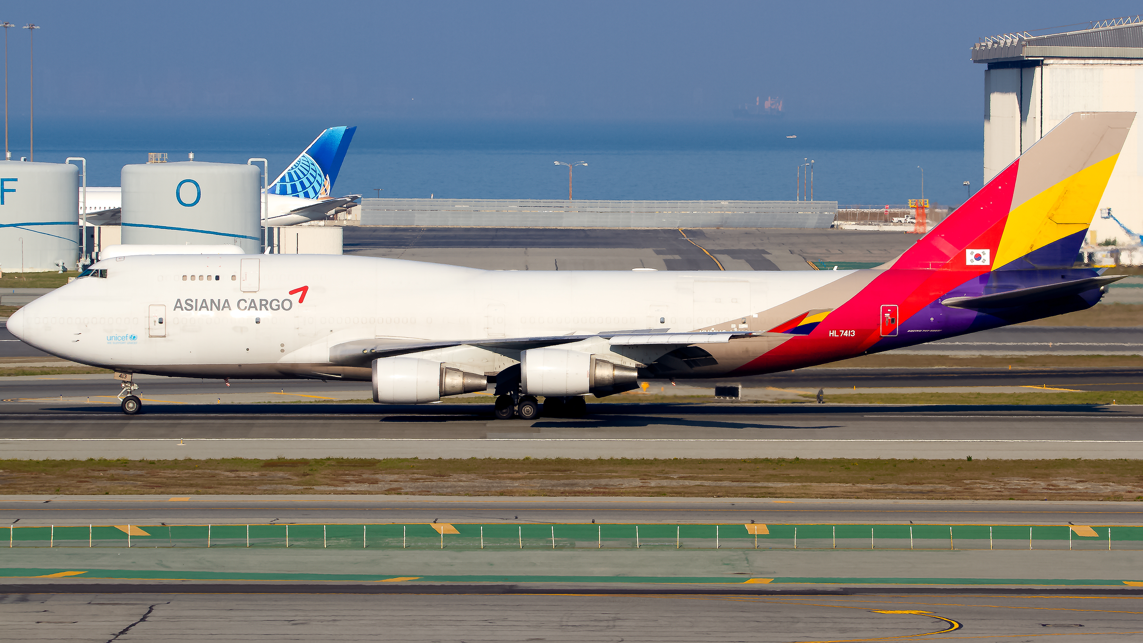 Full size: Asiana Airlines Cargo Boeing 747-400F HL7413 at San Francisco International Airport