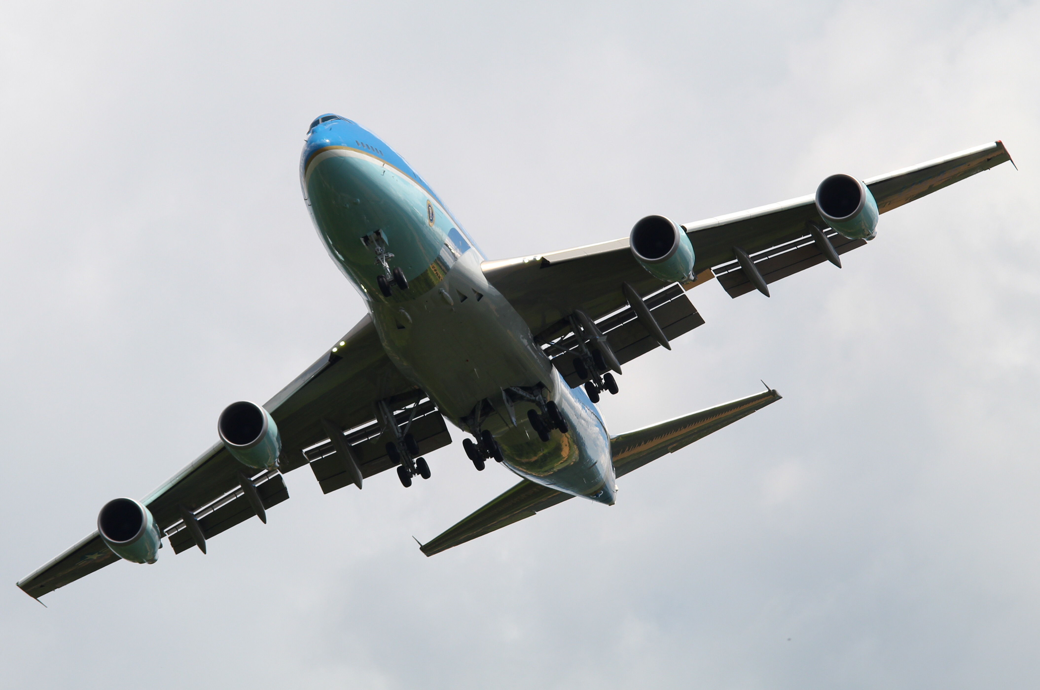 Full size: United States Air Force Boeing VC-25A 92-9000 at Harrisburg International Airport