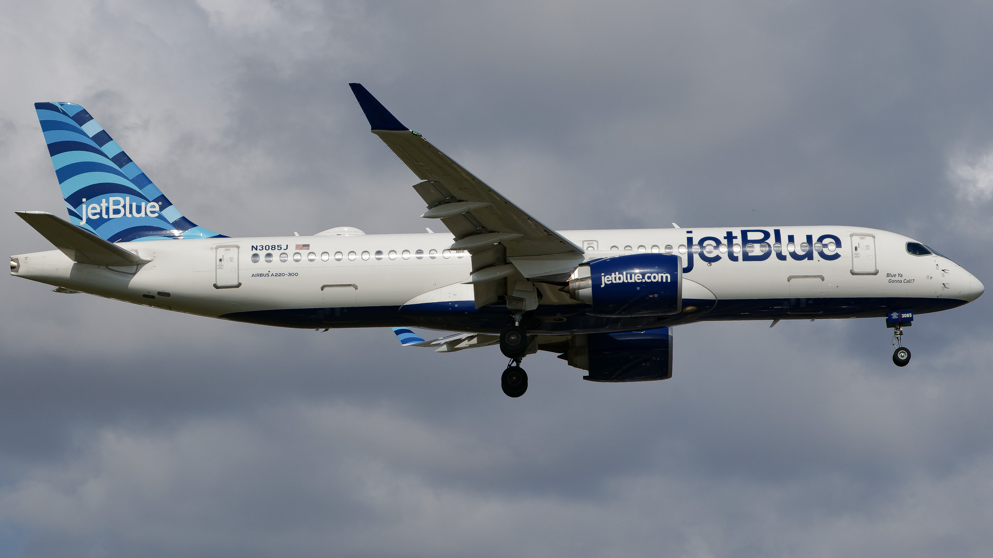 Full size: JetBlue Airways Airbus A220-300 N3085J at Tampa International Airport