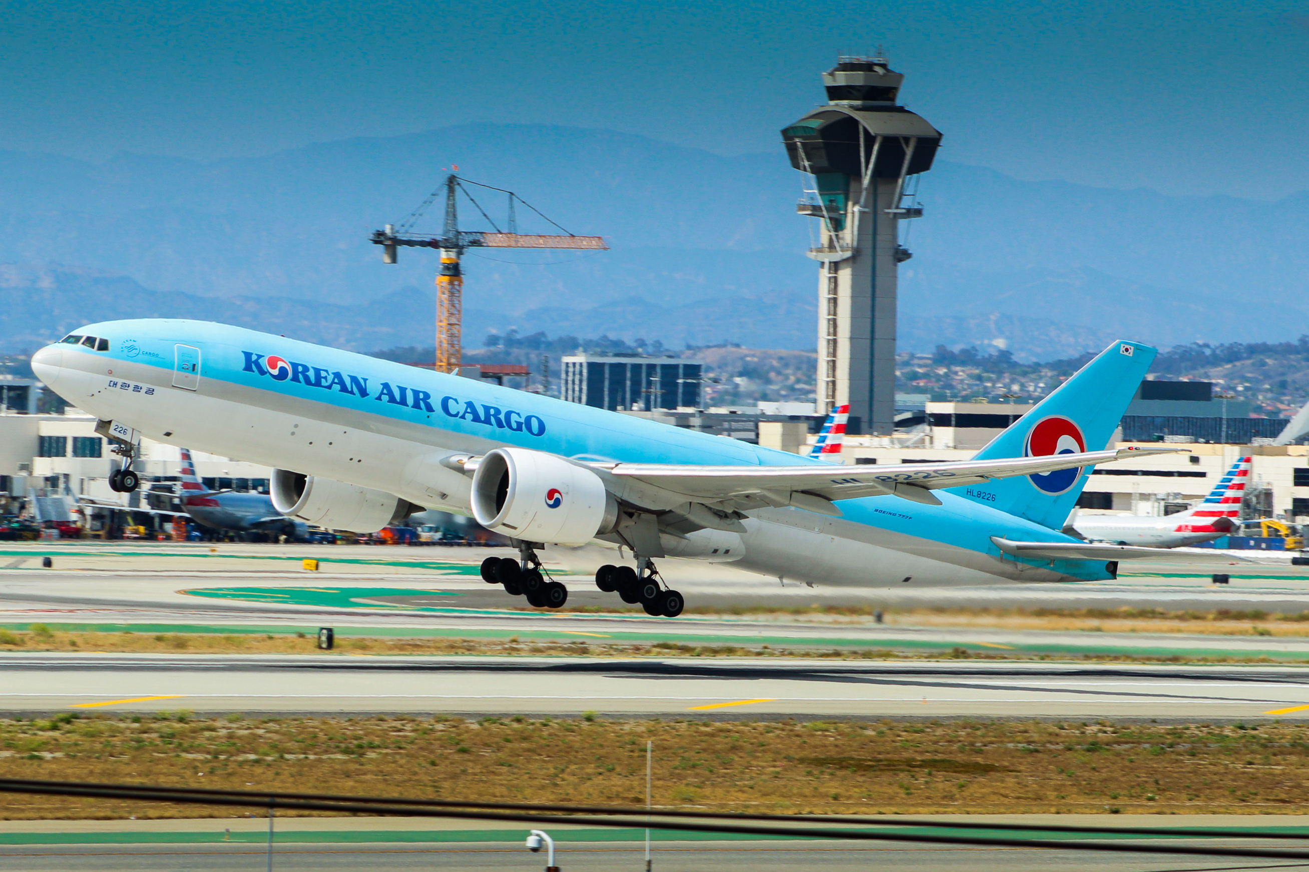 Full size: Korean Air Cargo Boeing 777-F HL8226 at Los Angeles International Airport
