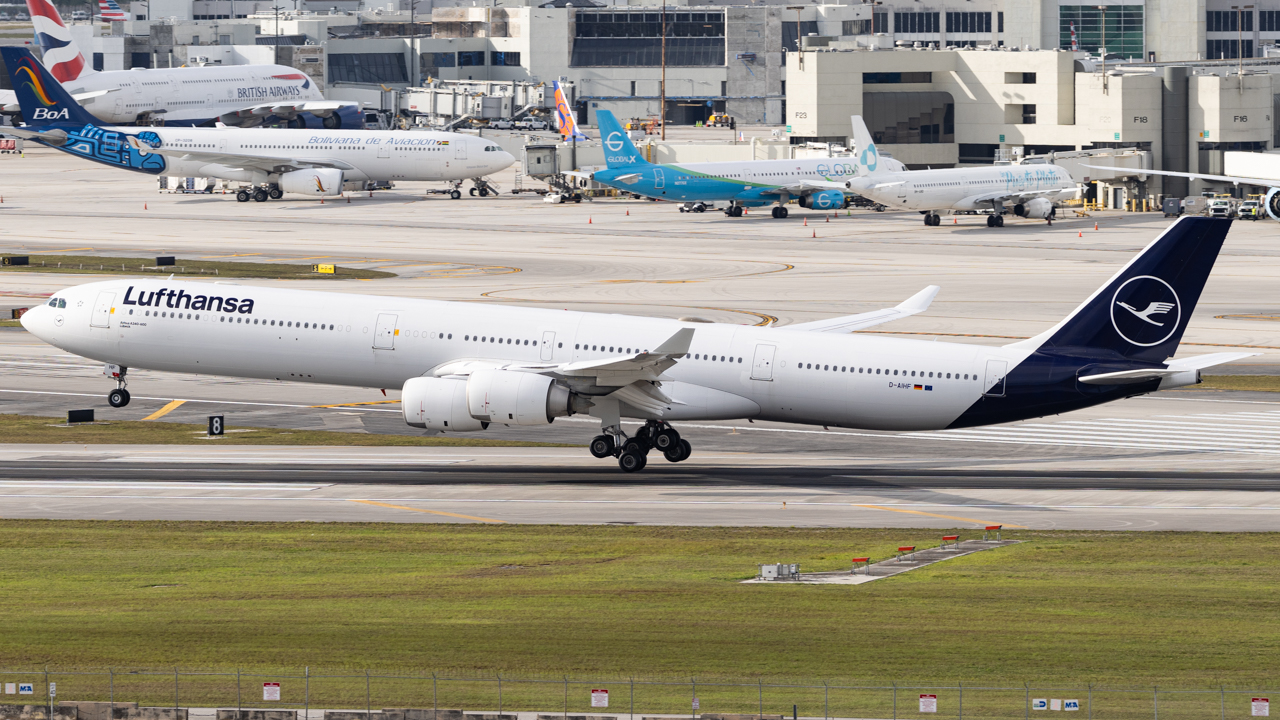 Full size: Lufthansa Airbus A340-600 D-AIHF at Miami International Airport