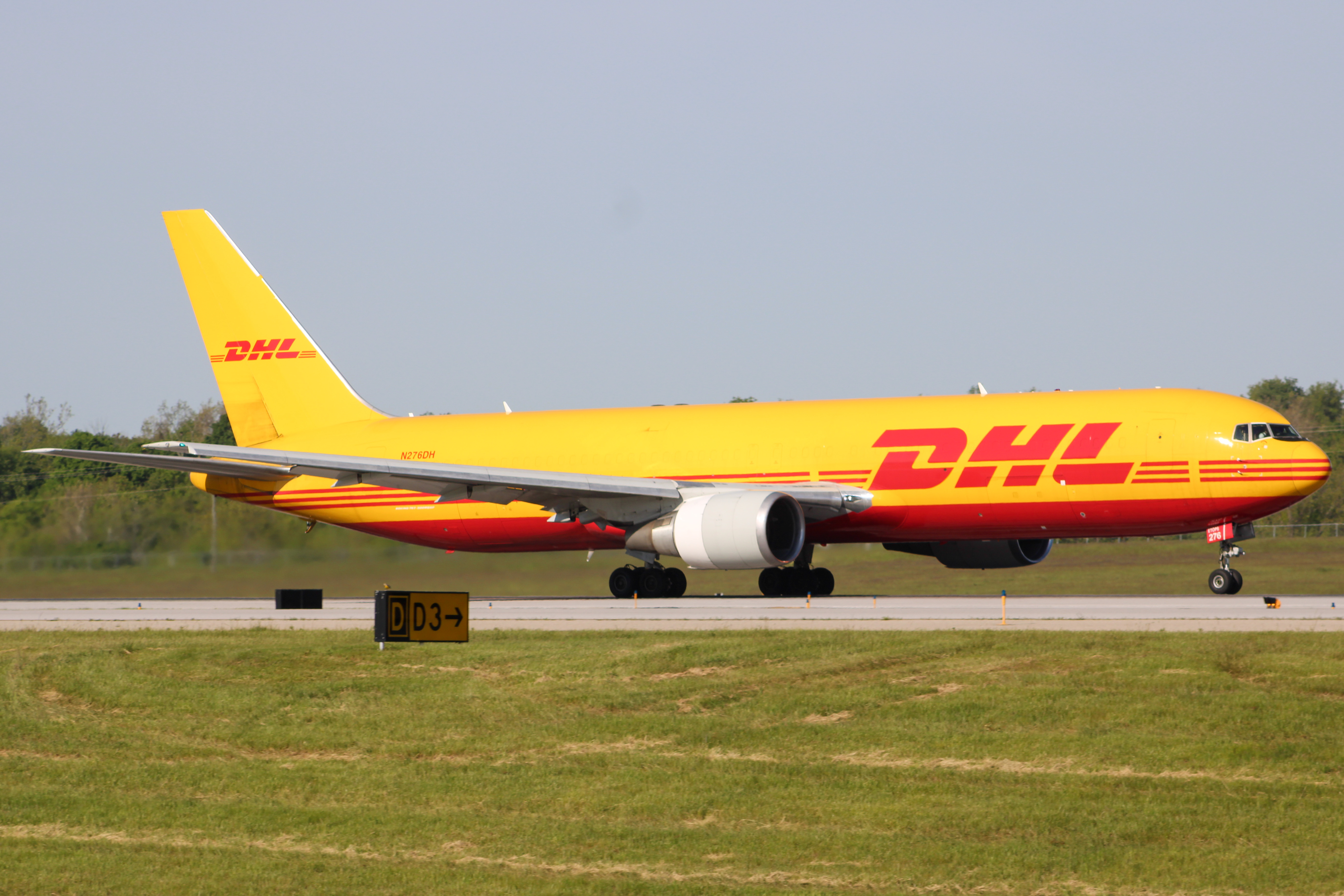 Full size: DHL Boeing 767-300F N276DH at Cincinnati/Northern Kentucky International Airport