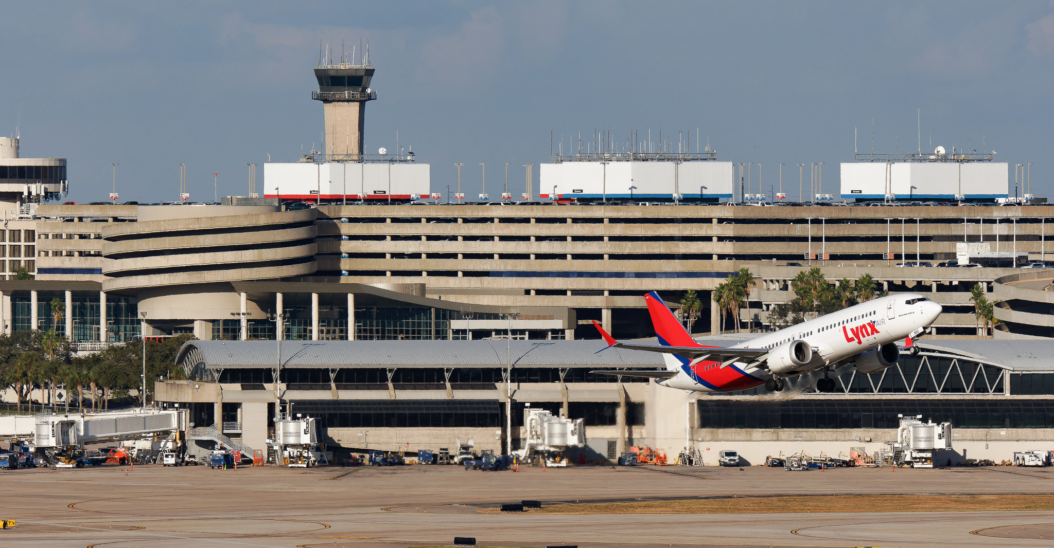 Full size: Lynx Air International Boeing 737 MAX 8 C-FULI at Tampa International Airport