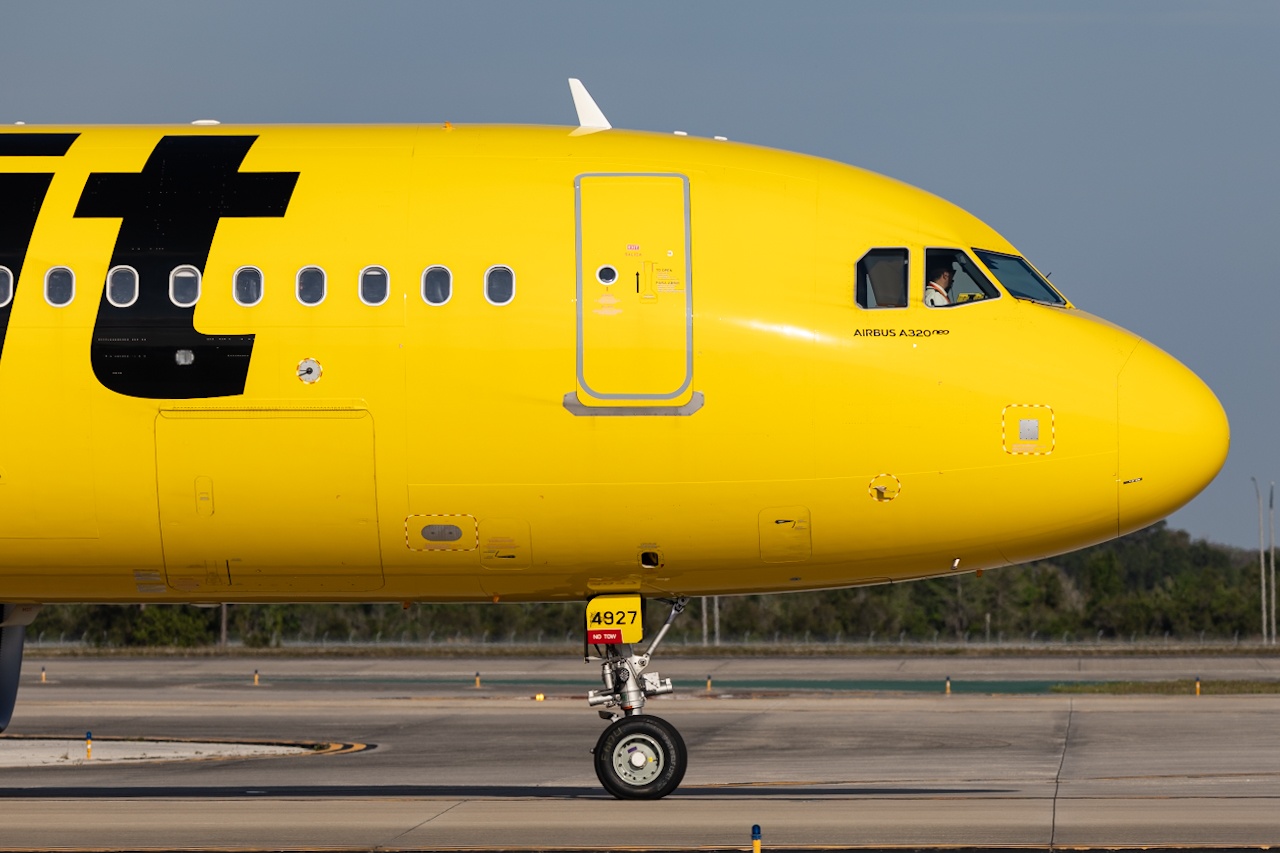 Full size: Spirit Airlines Airbus A320NEO N927NK at Orlando International Airport