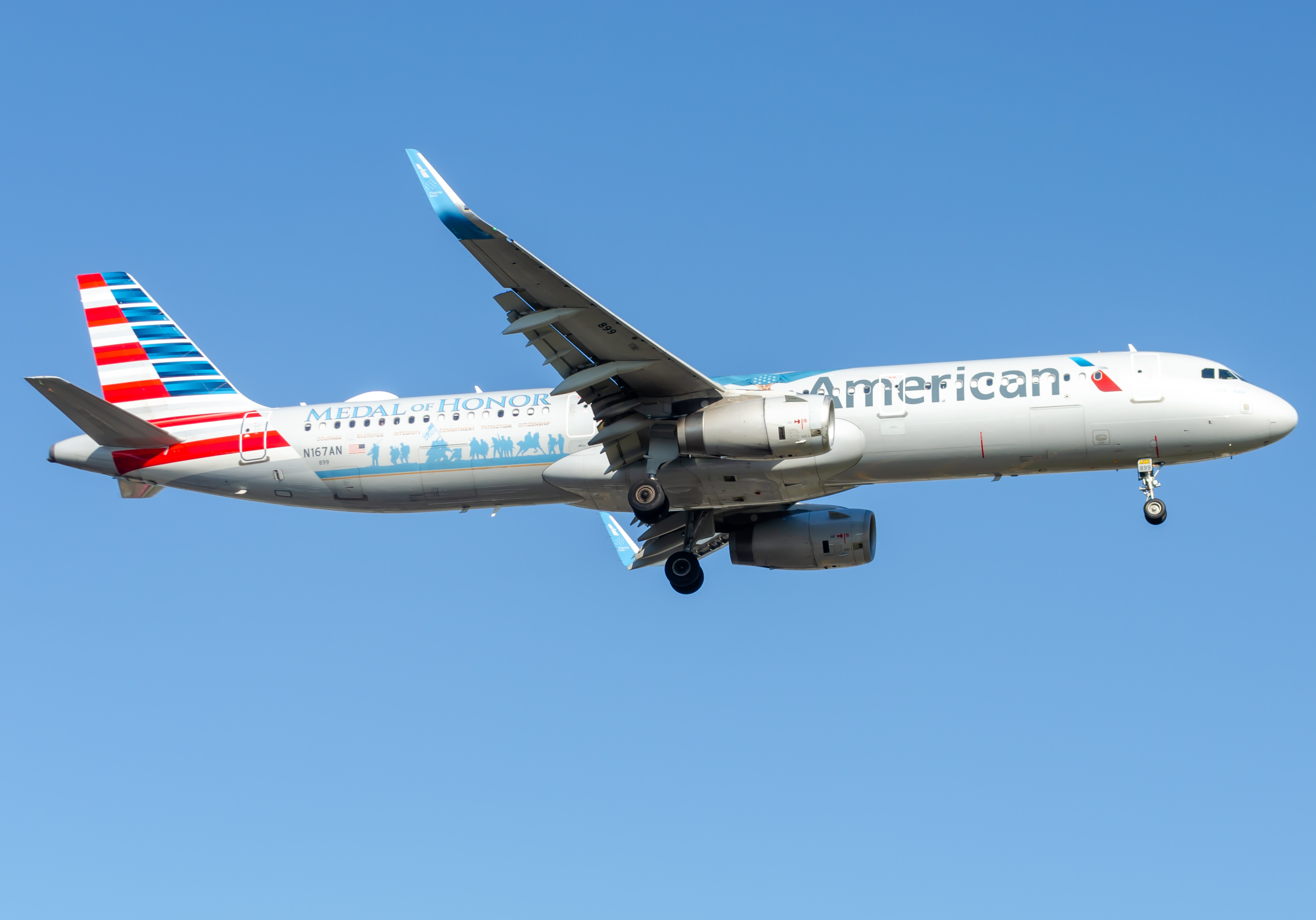 Full size: American Airlines Airbus A321-200 N167AN at Newark Liberty International Airport