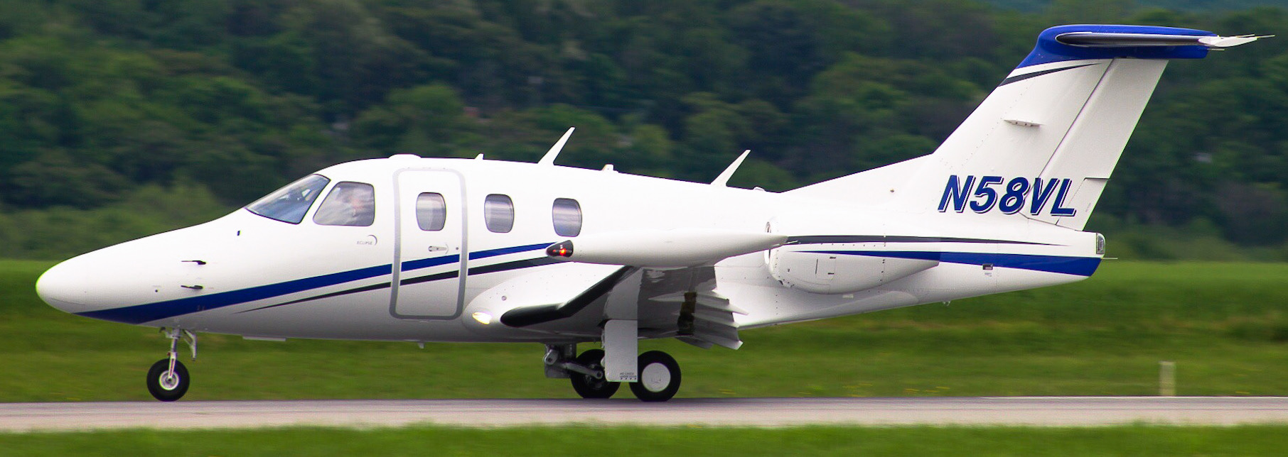 Full size: PRIVATE Eclipse 500 N58VL at Frederick Municipal Airport