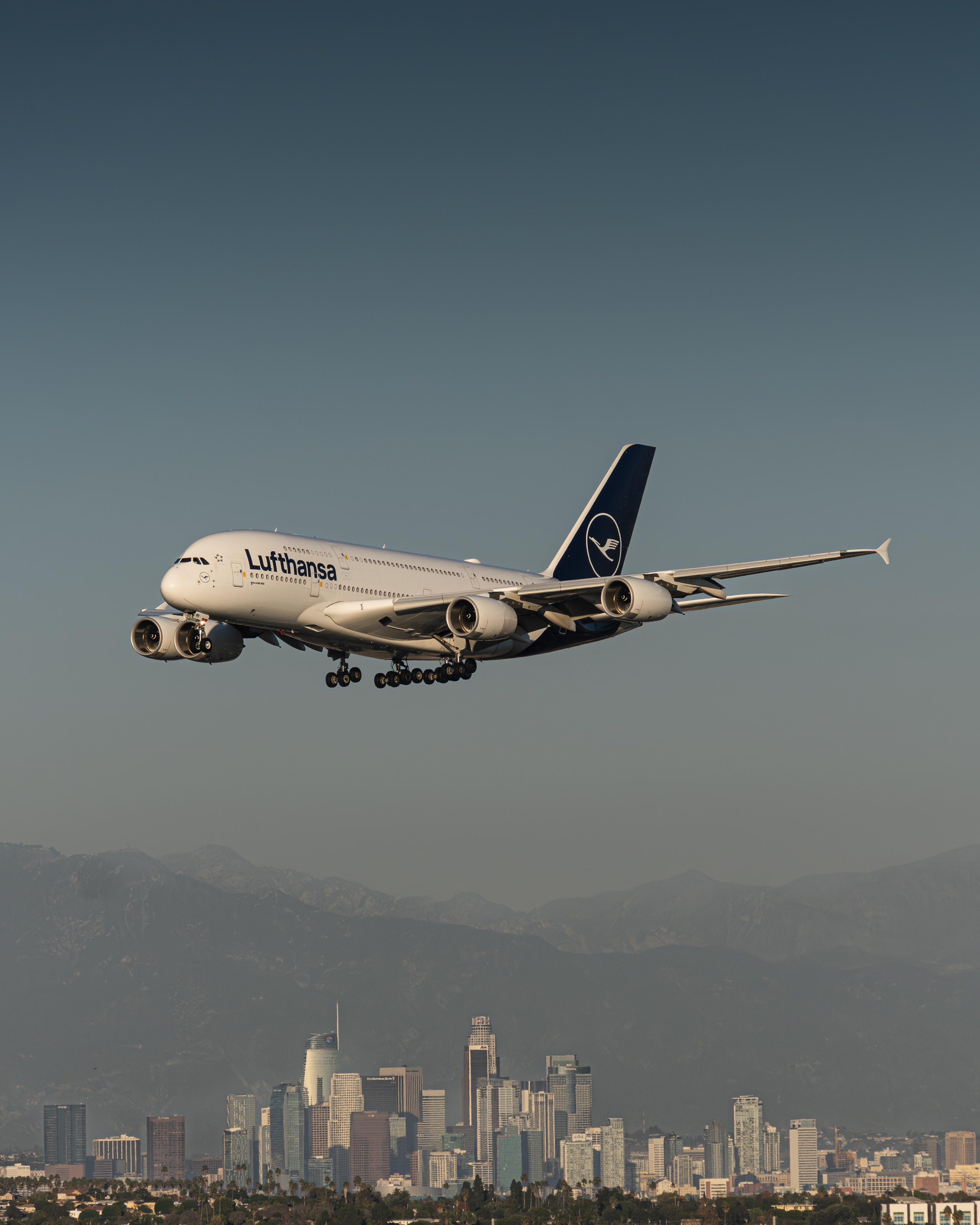 Full size: Lufthansa Airbus A380-800 D-AIMK at Los Angeles International Airport