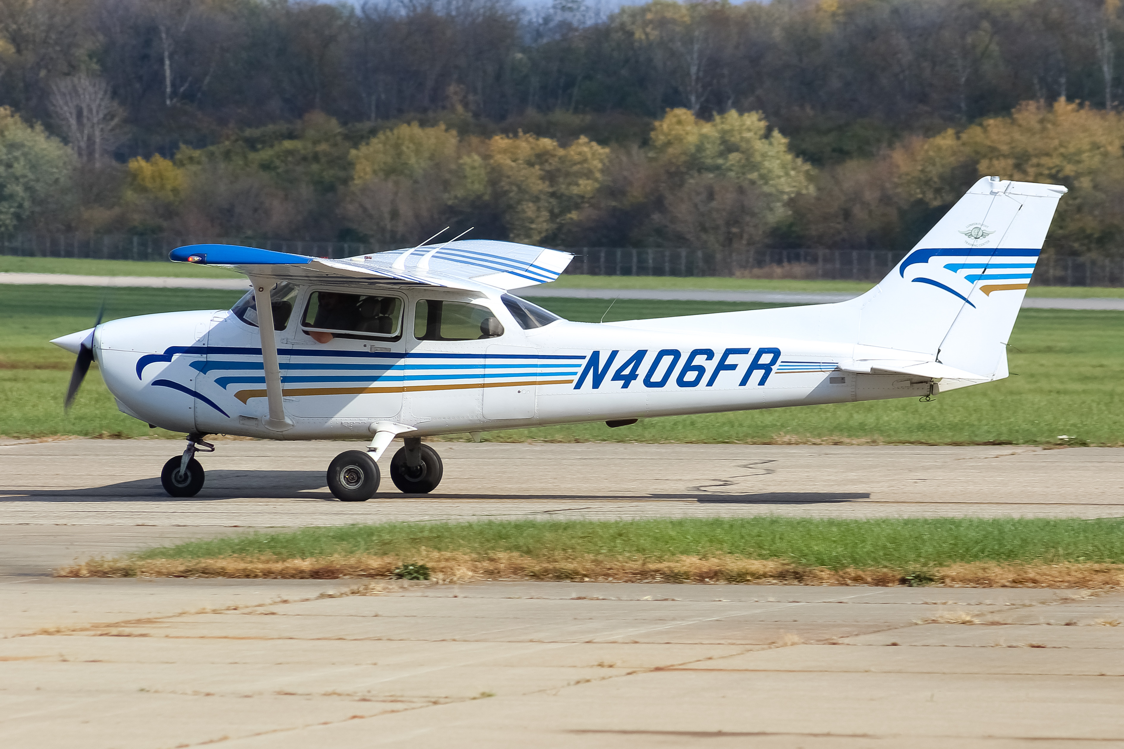 Full size: PRIVATE  Cessna 172 N406FR at Cincinnati Municipal Airport/Lunken Field