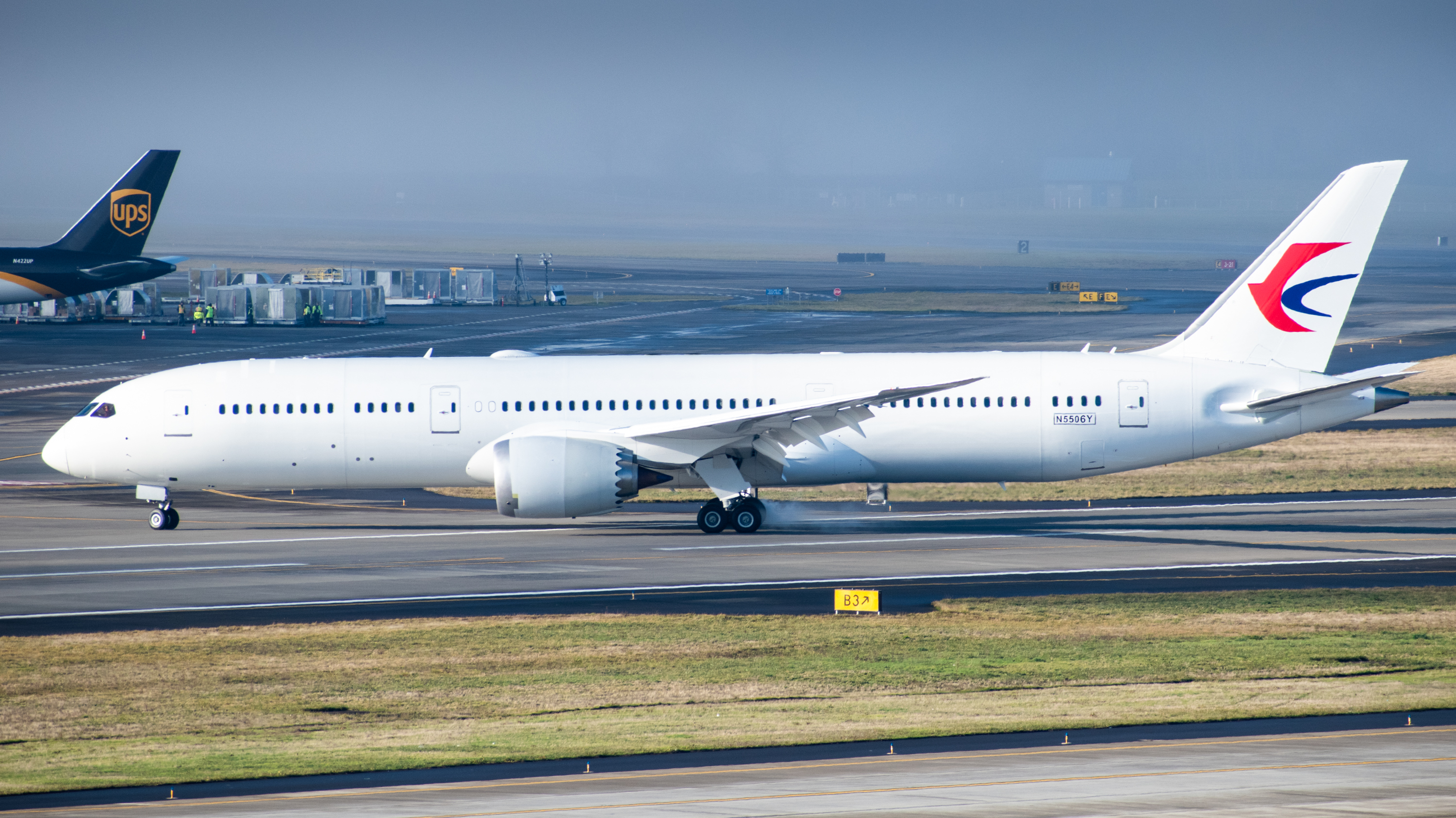 Full size: Boeing Boeing 787-9 N5506Y at Portland International Airport