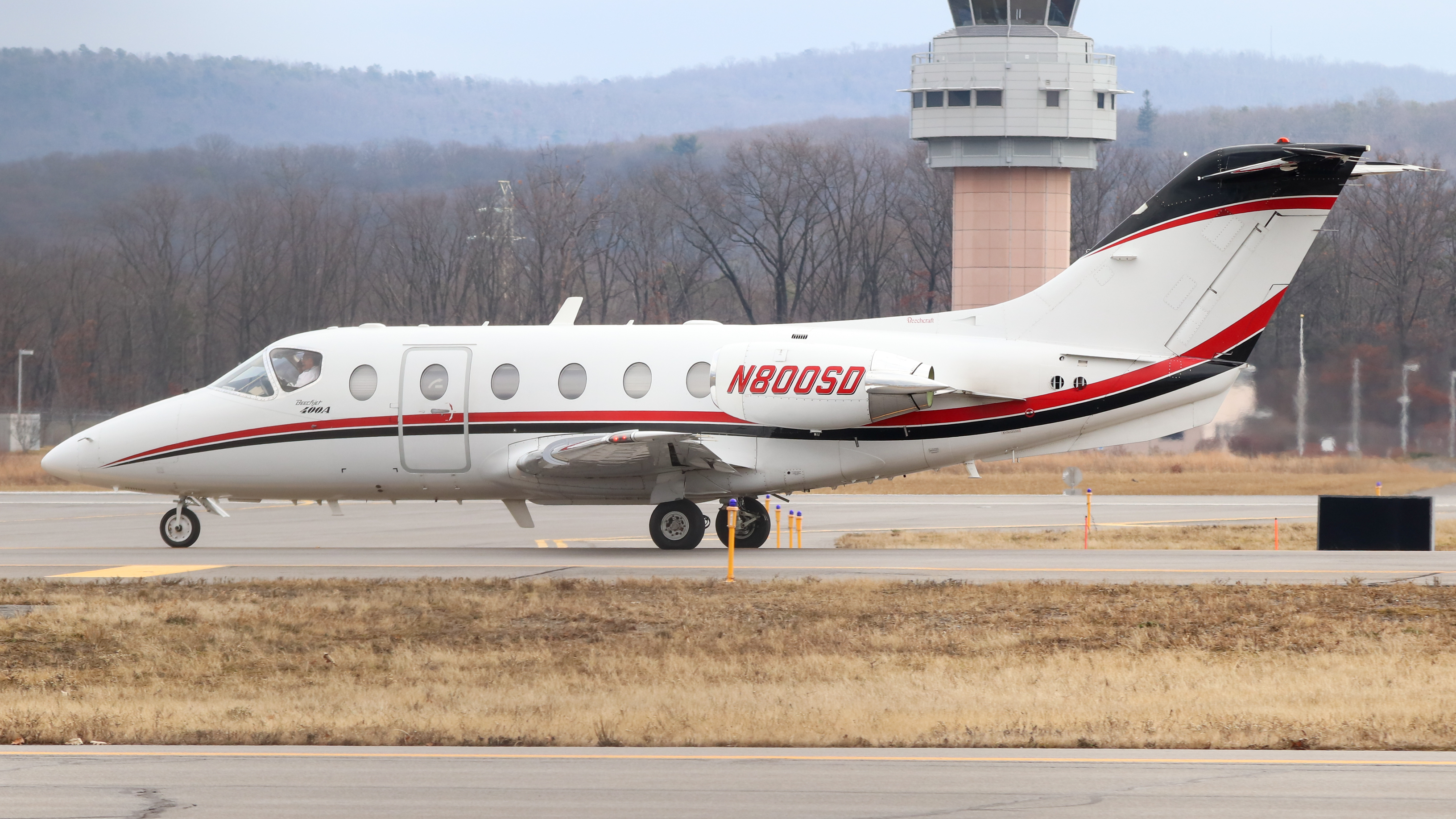 Full size: PRIVATE Beechcraft Hawker 400 N800SD at Avoca Wilkes-Barre/Scranton International Airport