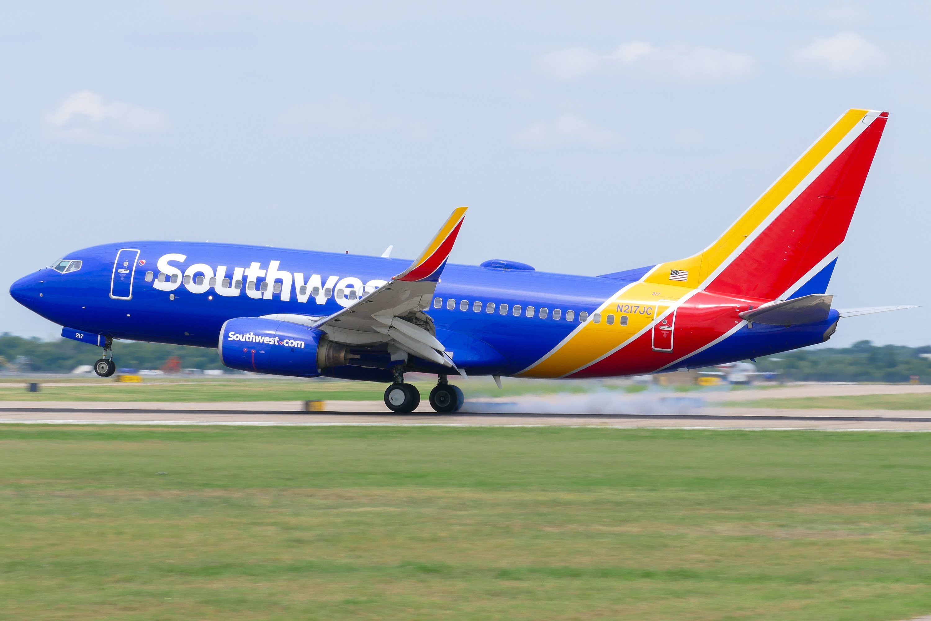 Full size: Southwest Airlines Boeing 737-700 N217JC at Austin-Bergstrom International Airport