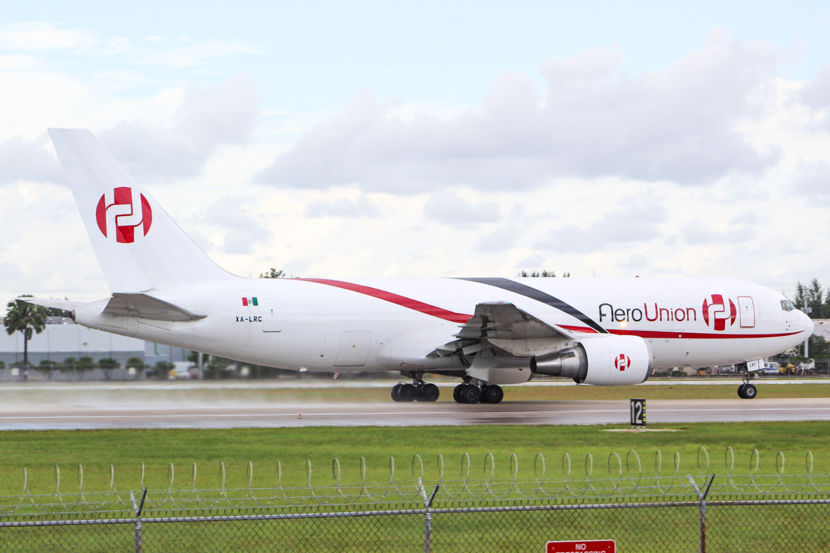 Full size: AeroUnion Boeing 767-200F XA-LRC at Miami International Airport