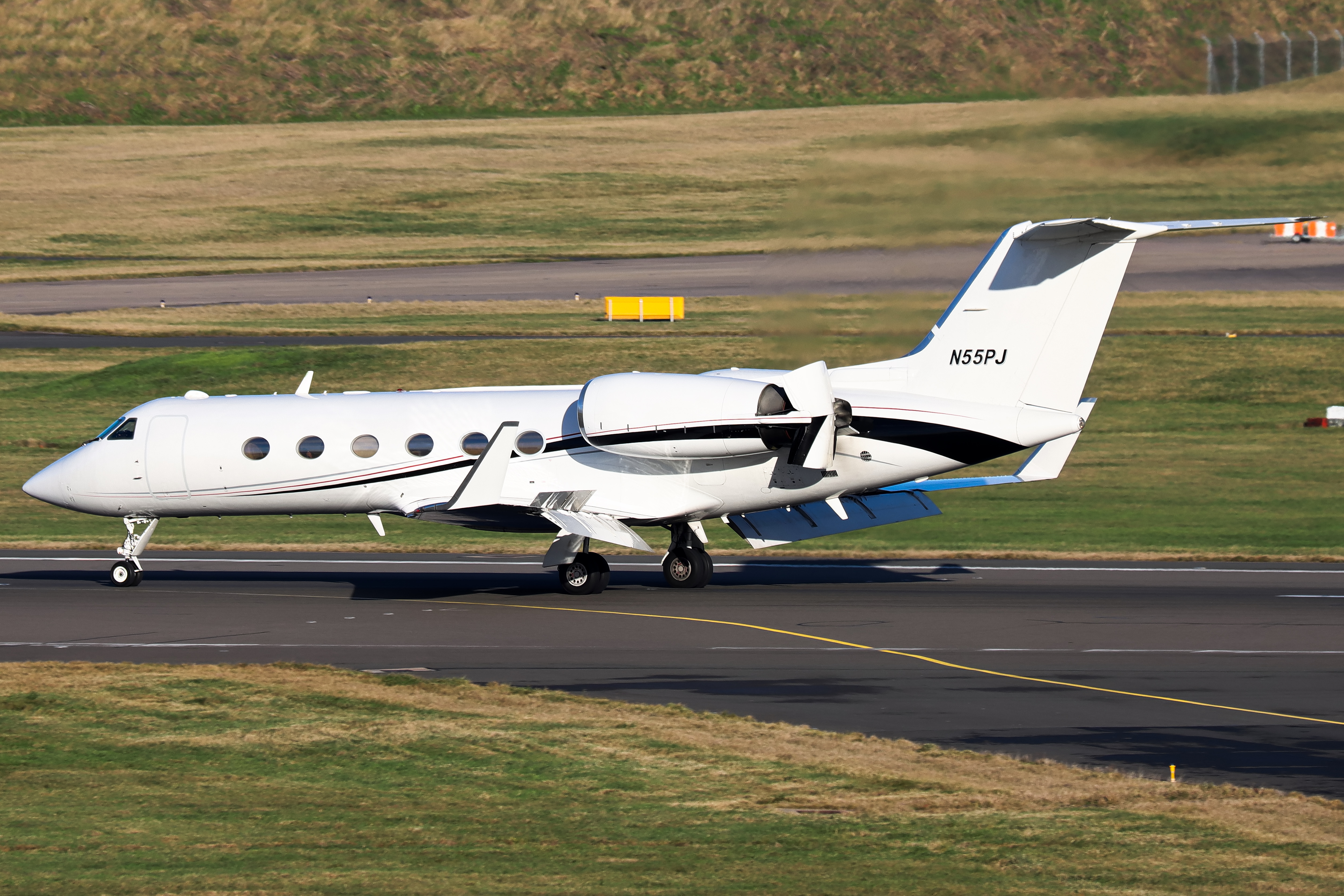 Full size: PRIVATE Gulfstream IV N55PJ at Birmingham Airport