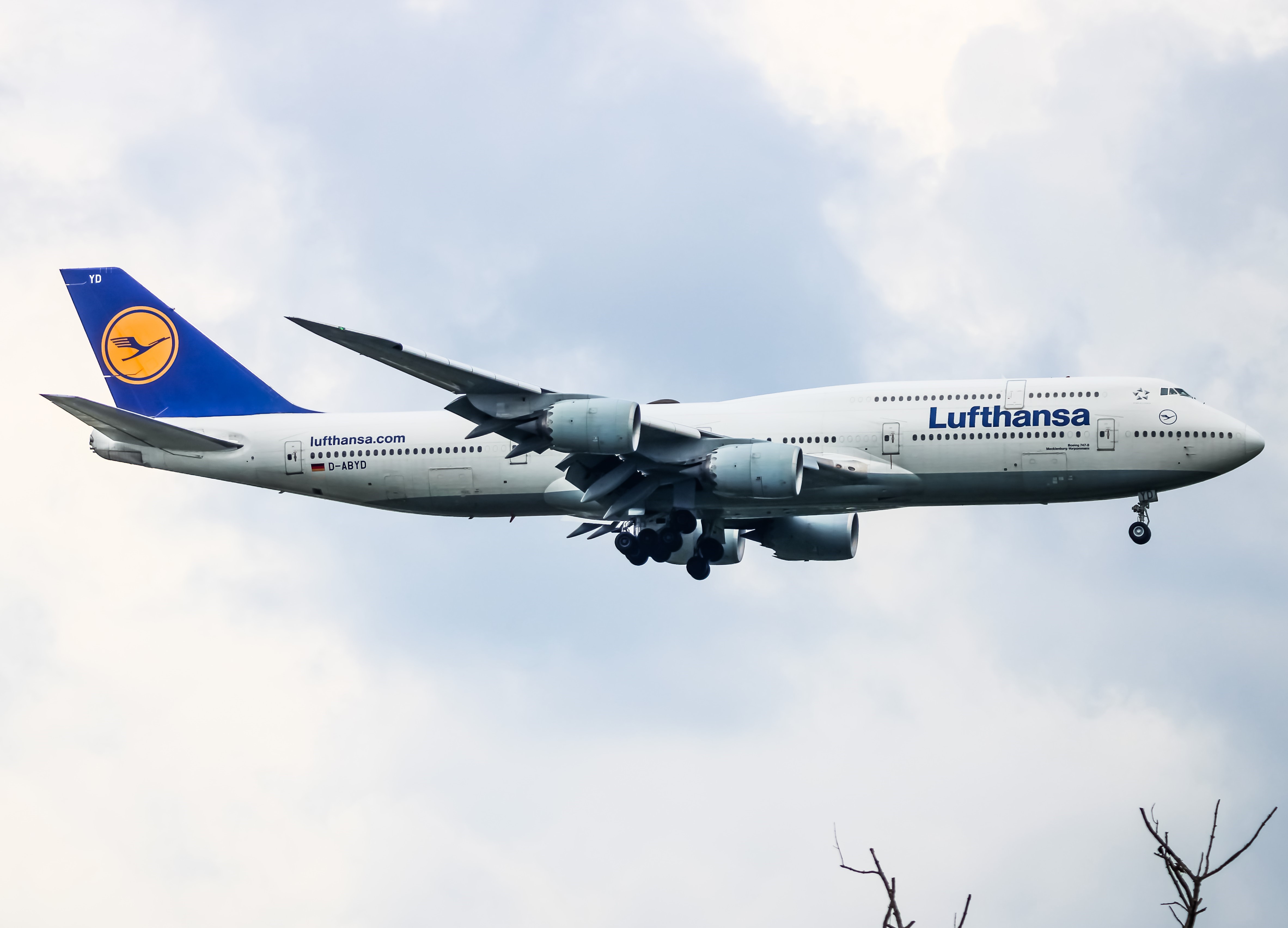 Full size: Lufthansa Boeing 747-8i D-ABYD at Washington Dulles International Airport