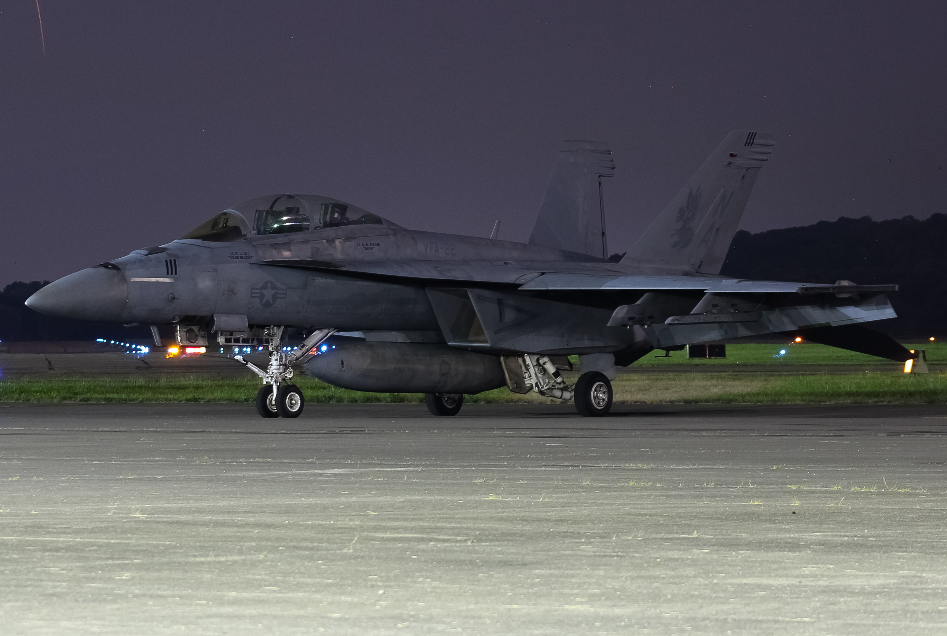Full size: USN - United States Navy Boeing F/A-18E/F Super Hornet 166873 at Cincinnati Municipal Airport/Lunken Field
