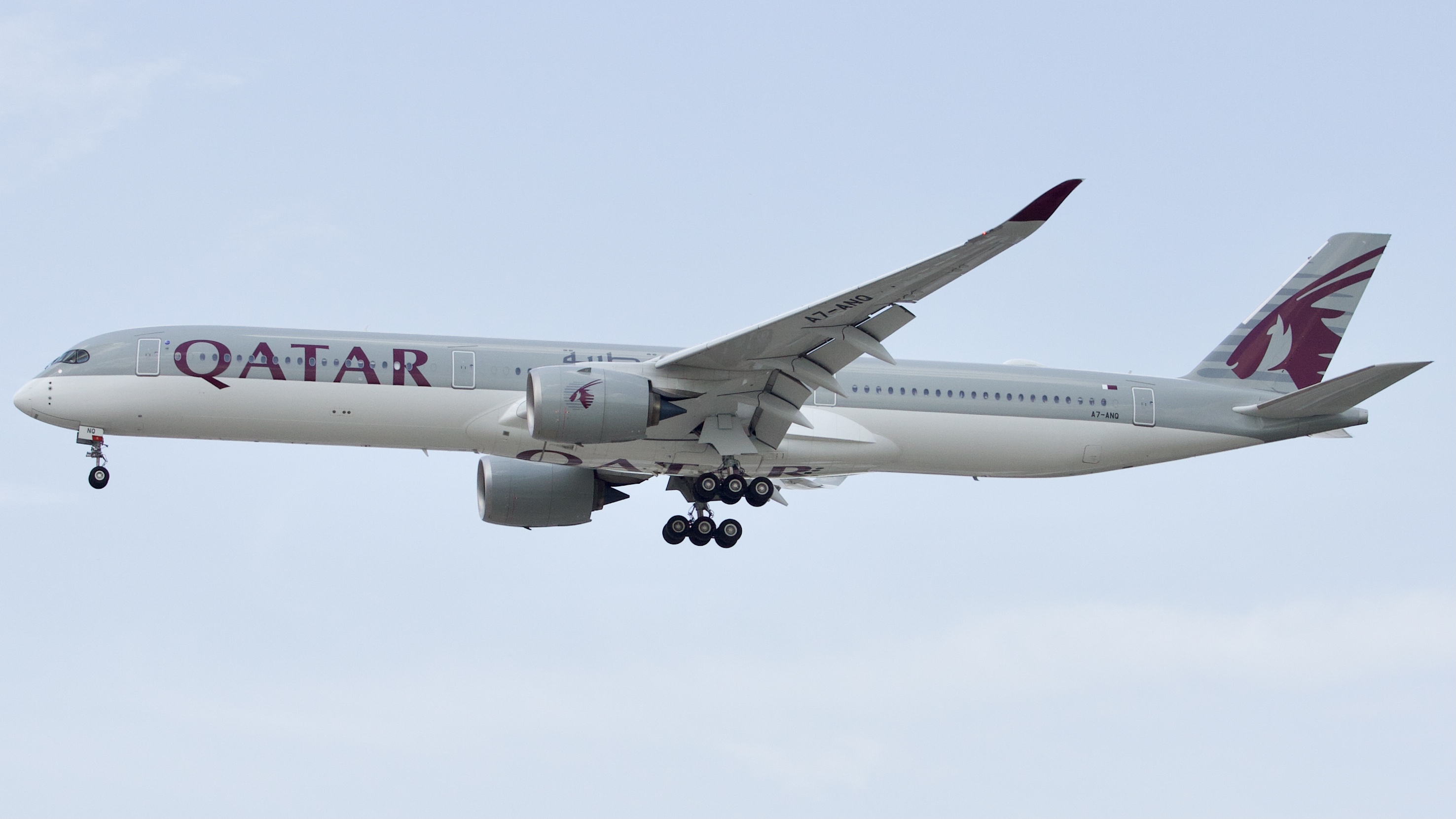 Full size: Qatar Airways Airbus A350-1000 A7-ANQ at Houston-George Bush Intercontinental Airport