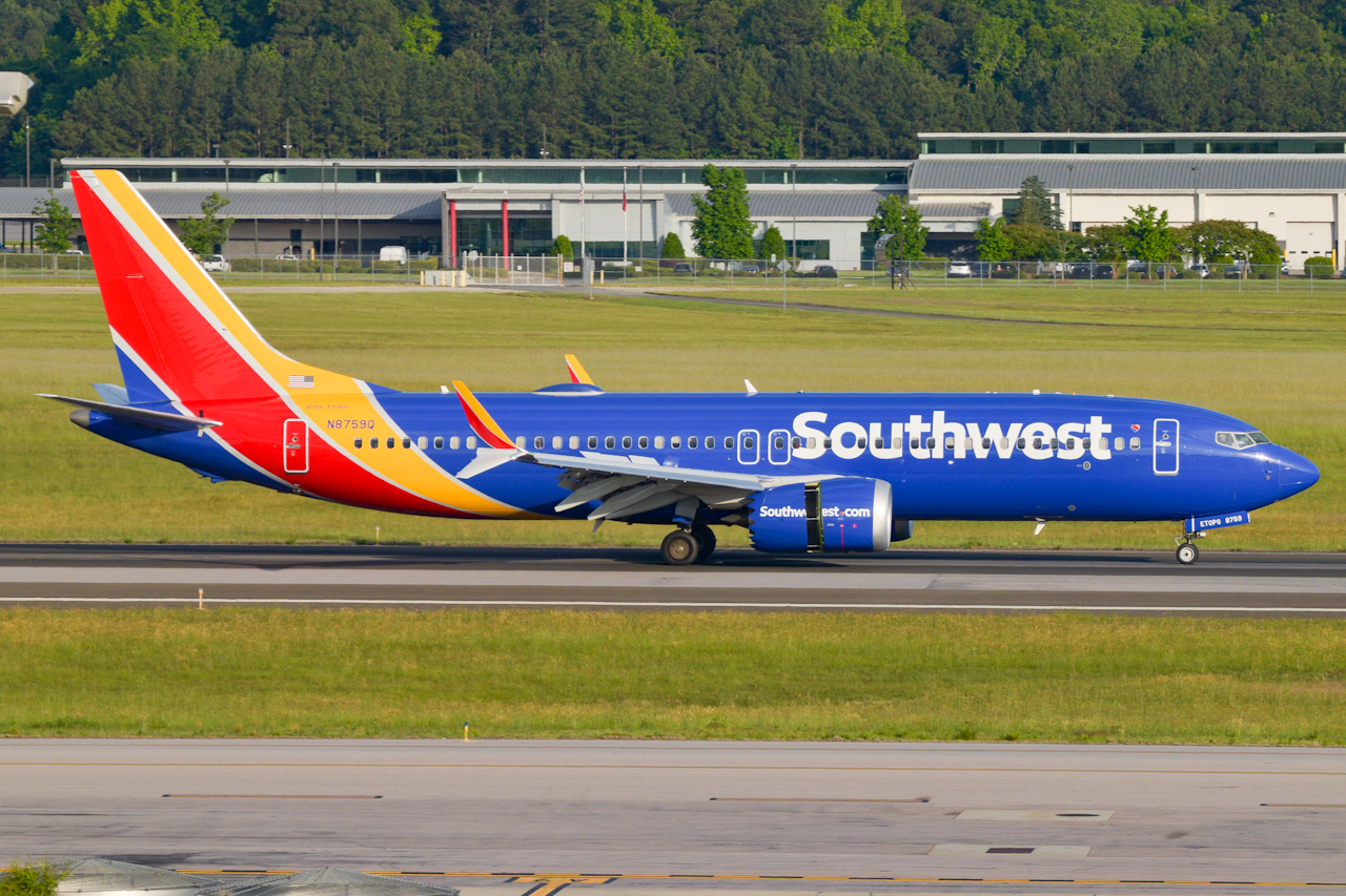 Full size: Southwest Airlines 737 MAX 8  N8759Q at Raleigh-Durham International Airport