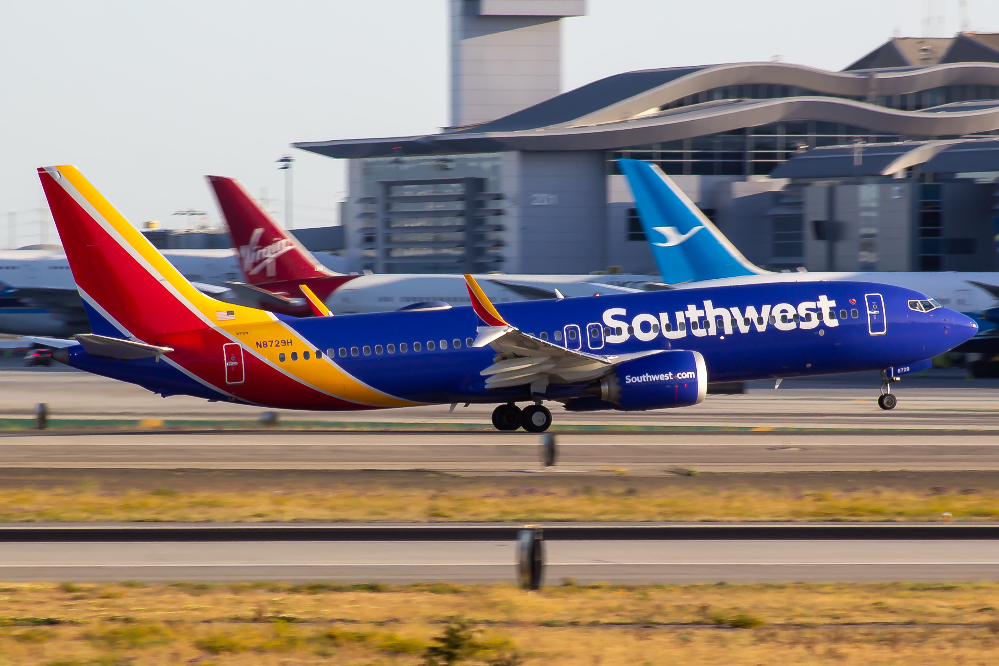 Full size: Southwest Airlines Boeing 737 MAX 8 N8729H at Los Angeles International Airport
