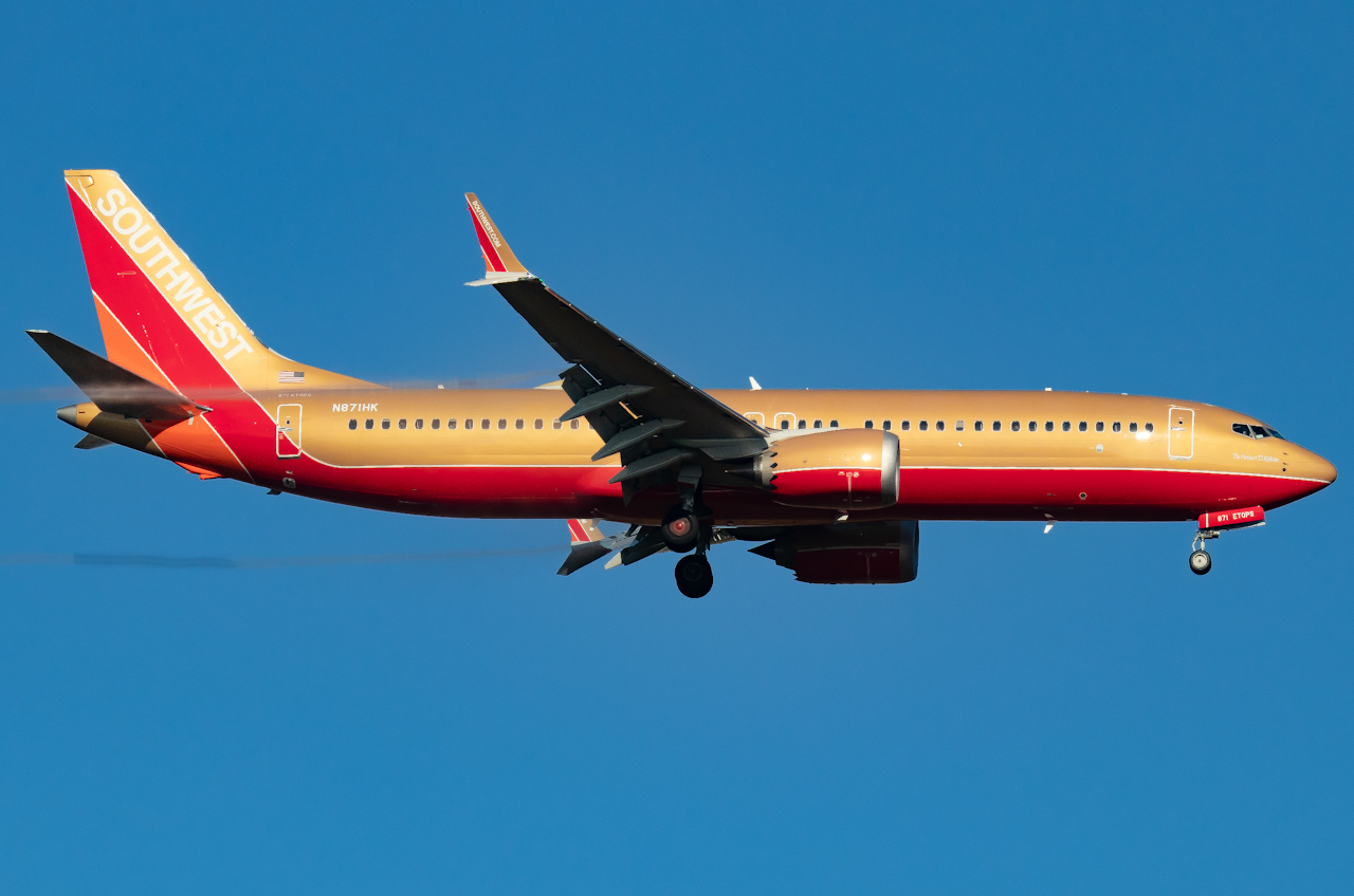 Full size: Southwest Airlines Boeing 737 MAX 8 N871HK at Southwest Florida International Airport