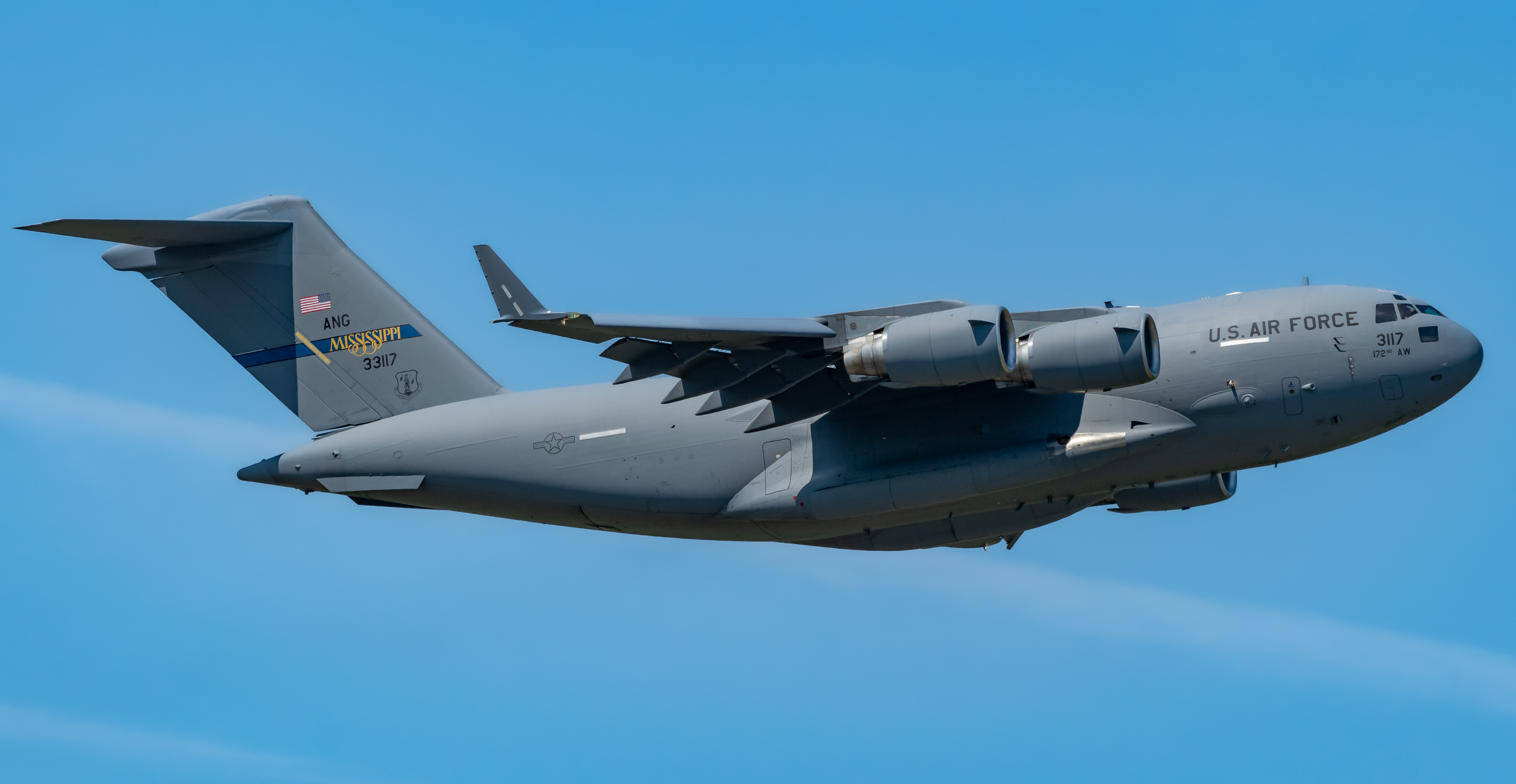 Full size: Air National Guard Boeing C-17 Globemaster III 33117 at Atlantic City International Airport