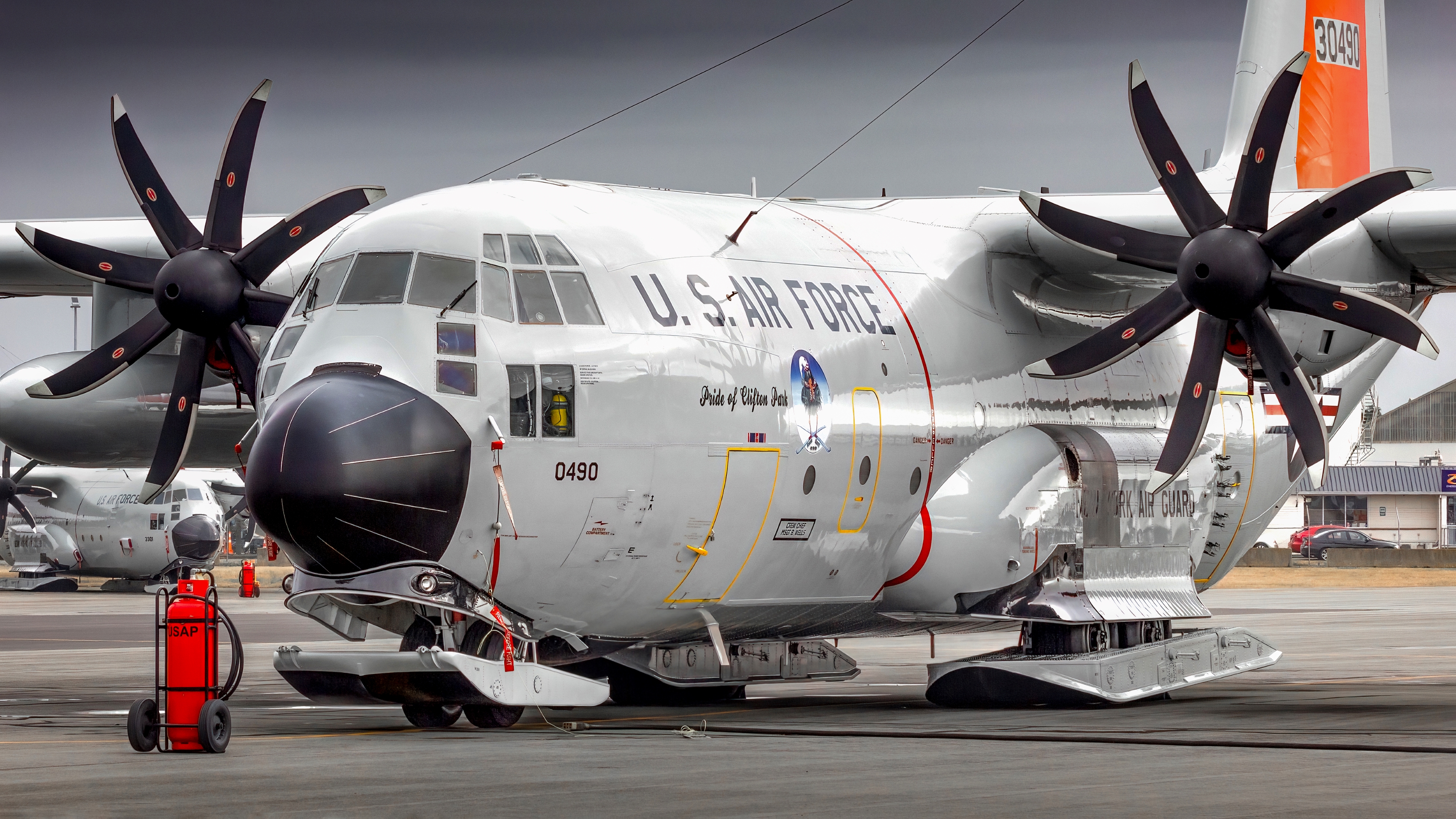 Full size: USAF - United States Air Force Lockheed LC-130H 83-0490 at Christchurch International Airport