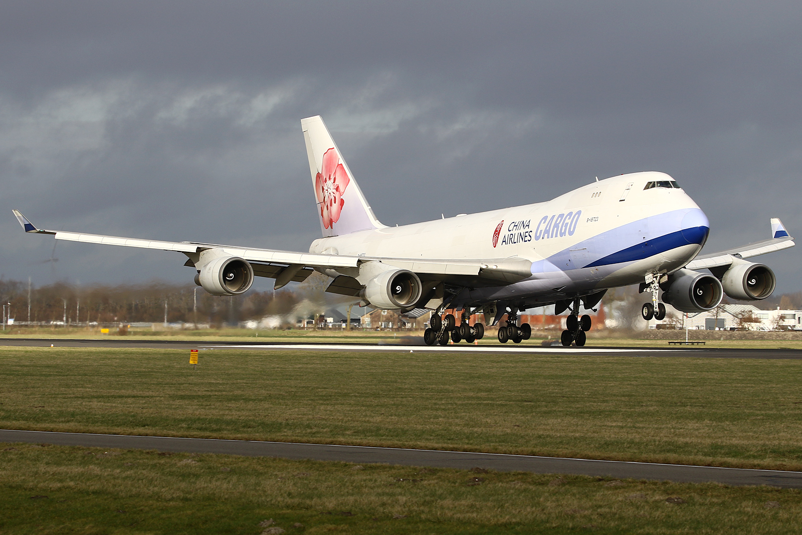 Full size: China Airlines Cargo Boeing 747-400F B-18723 at Amsterdam Schiphol Airport