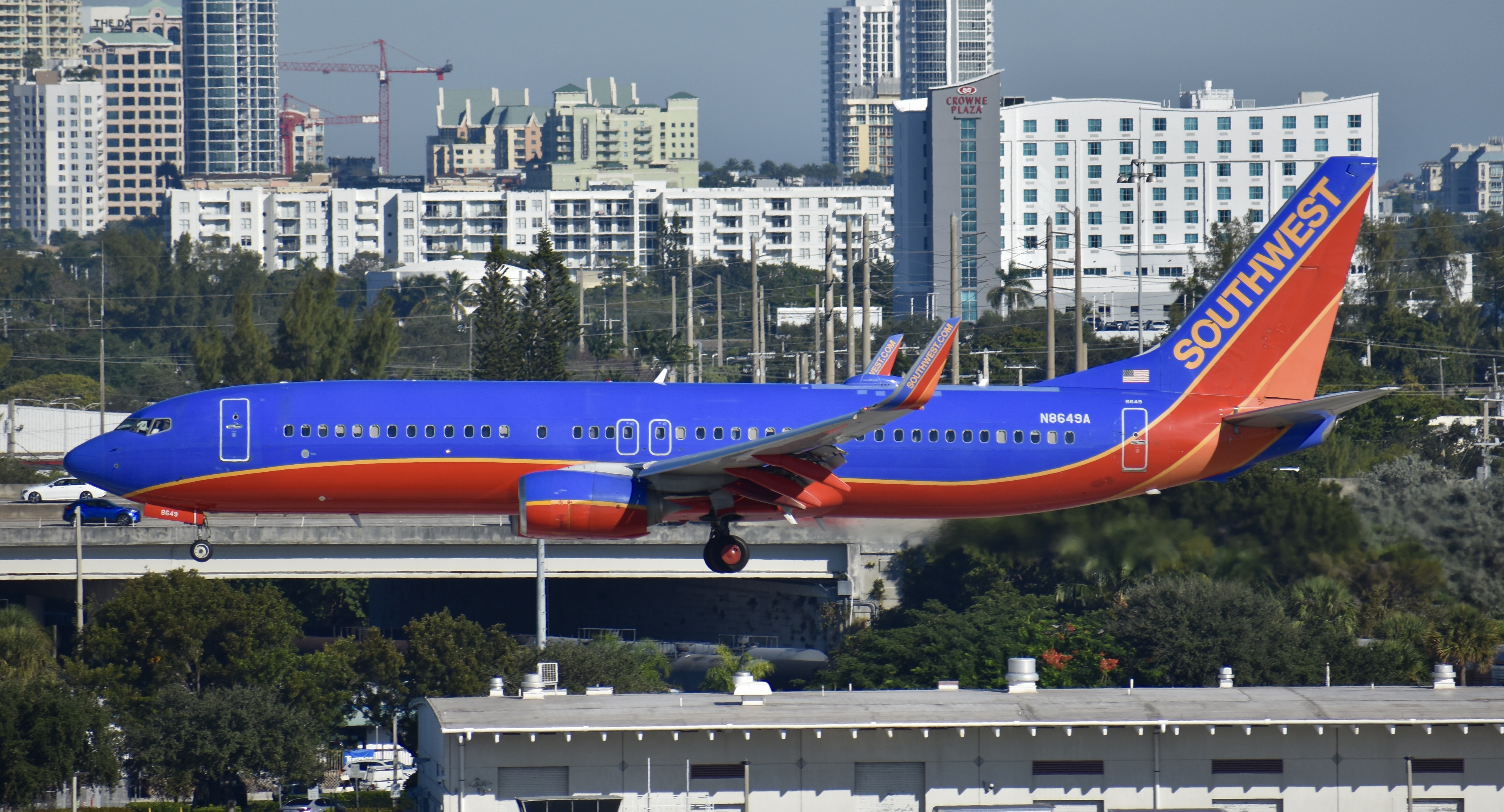 Full size: Southwest Airlines Boeing 737-800 N8649A at Fort Lauderdale/Hollywood International Airport
