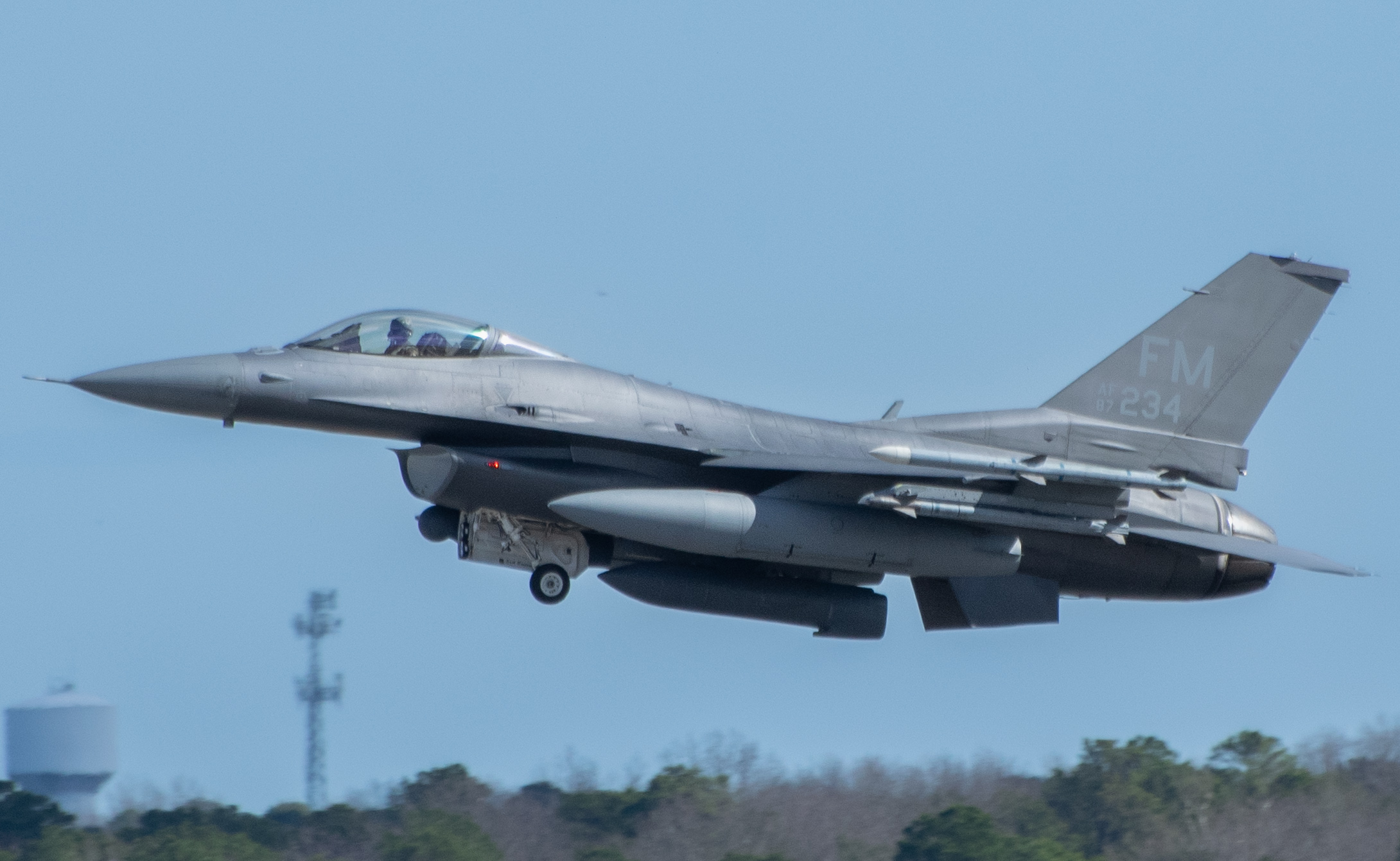 Full size: USAF - United States Air Force General Dynamics F-16 Fighting Falcon 87-0234 at Atlantic City International Airport