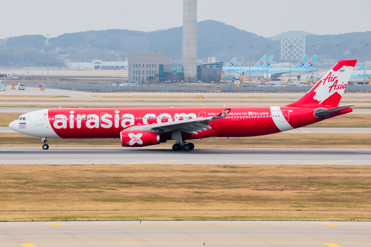 Full size: AirAsia X Airbus A330-300 HS-XTE at Seoul-Incheon International Airport